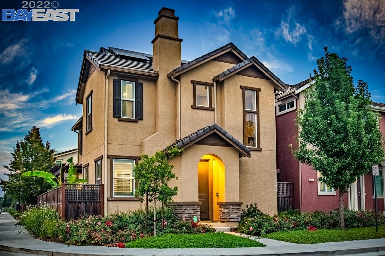 Detail Gallery Image 1 of 1 For 202 Stratus Cmn, Livermore,  CA 94550 - 3 Beds | 2/1 Baths
