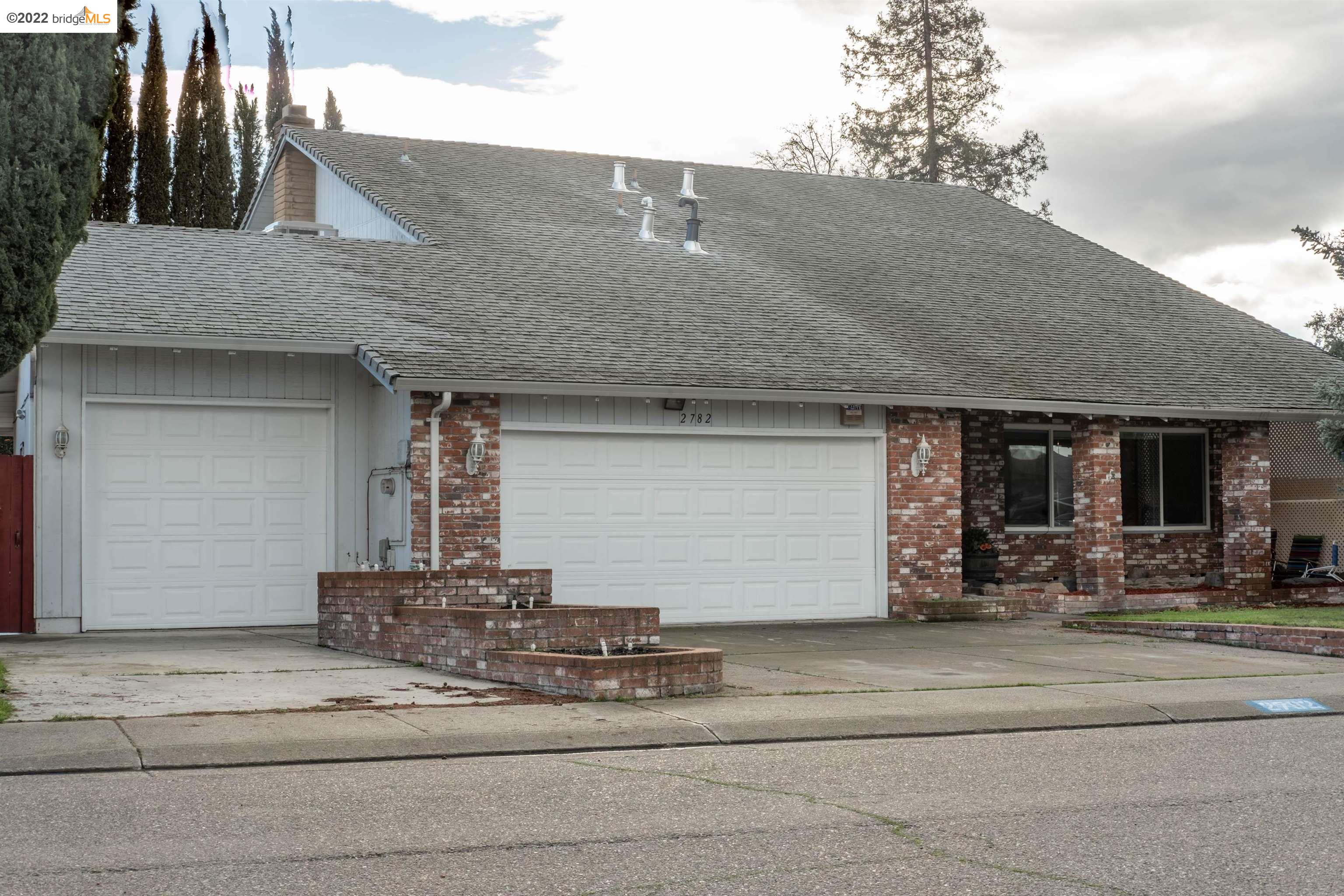 Detail Gallery Image 1 of 1 For 2782 Appling Cir, Stockton,  CA 95209 - 4 Beds | 2/1 Baths
