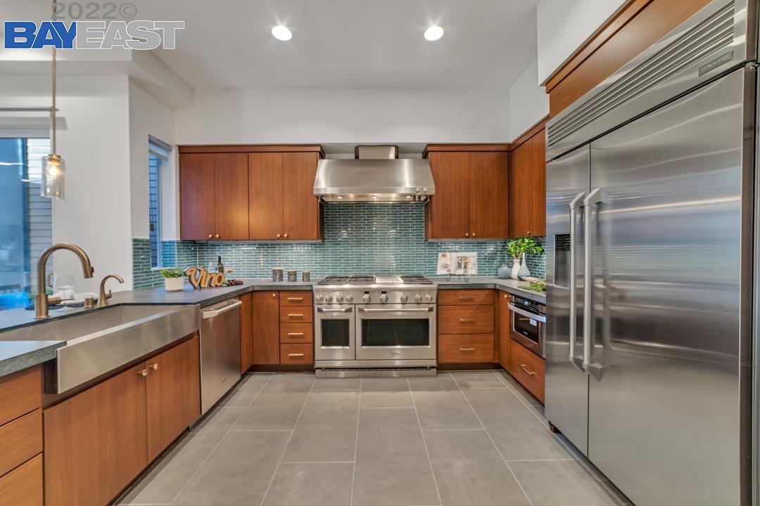 Detail Gallery Image 1 of 1 For 10111 N Foothill Blvd, Cupertino,  CA 95014 - 3 Beds | 3/1 Baths