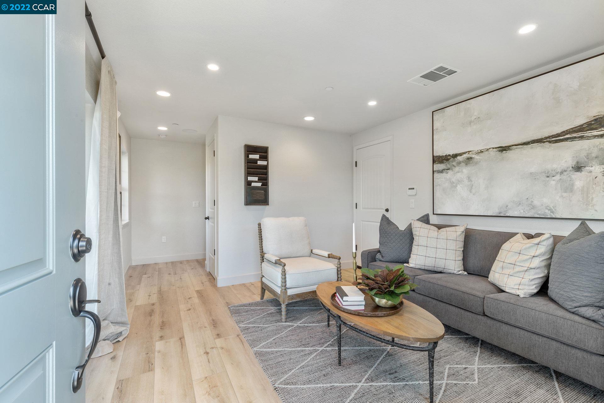 Photo of 225 Laurel Knoll Dr in Martinez, CA
