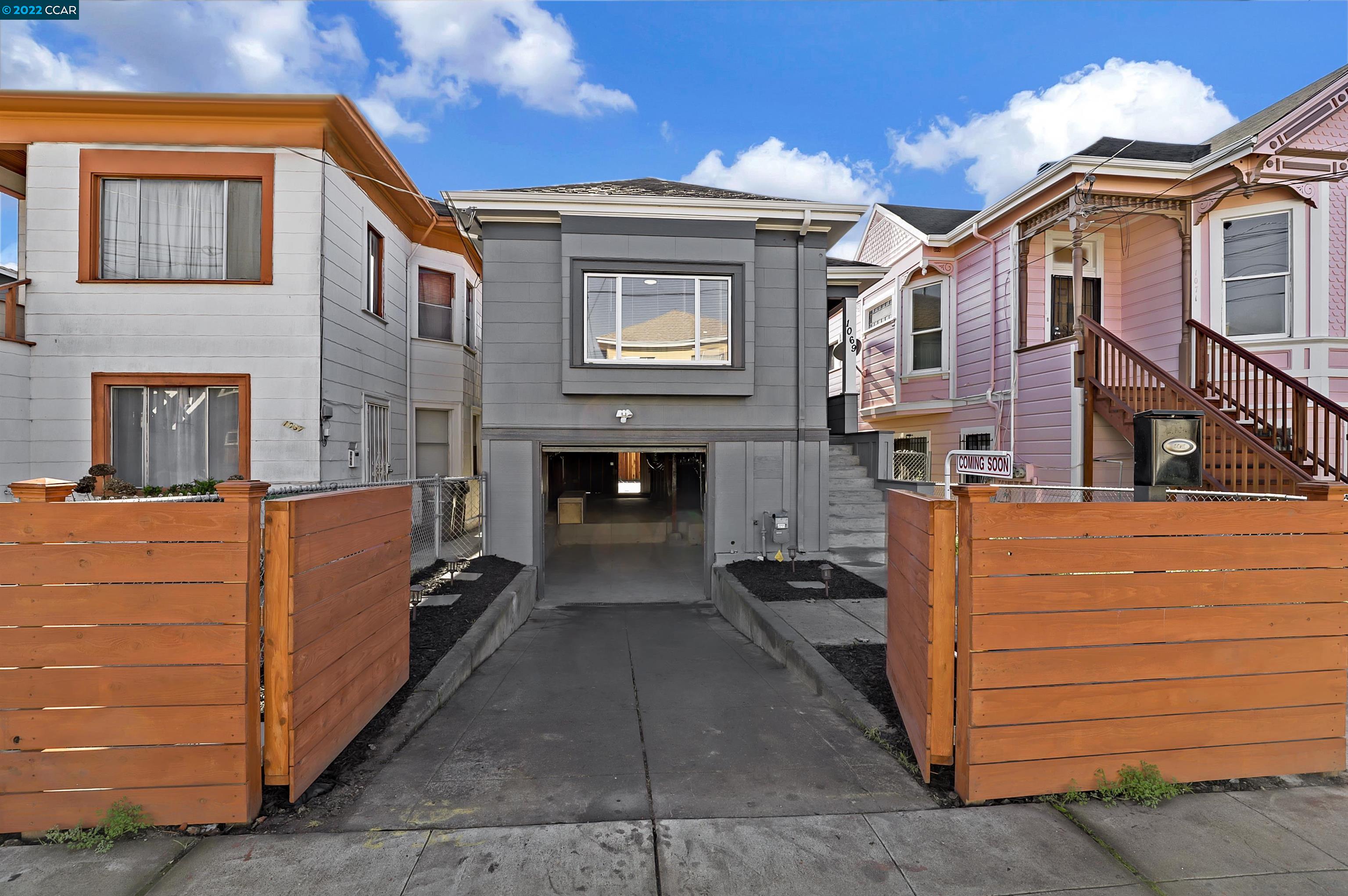 Detail Gallery Image 1 of 1 For 1069 Aileen Street, Oakland,  CA 94608 - 2 Beds | 1 Baths