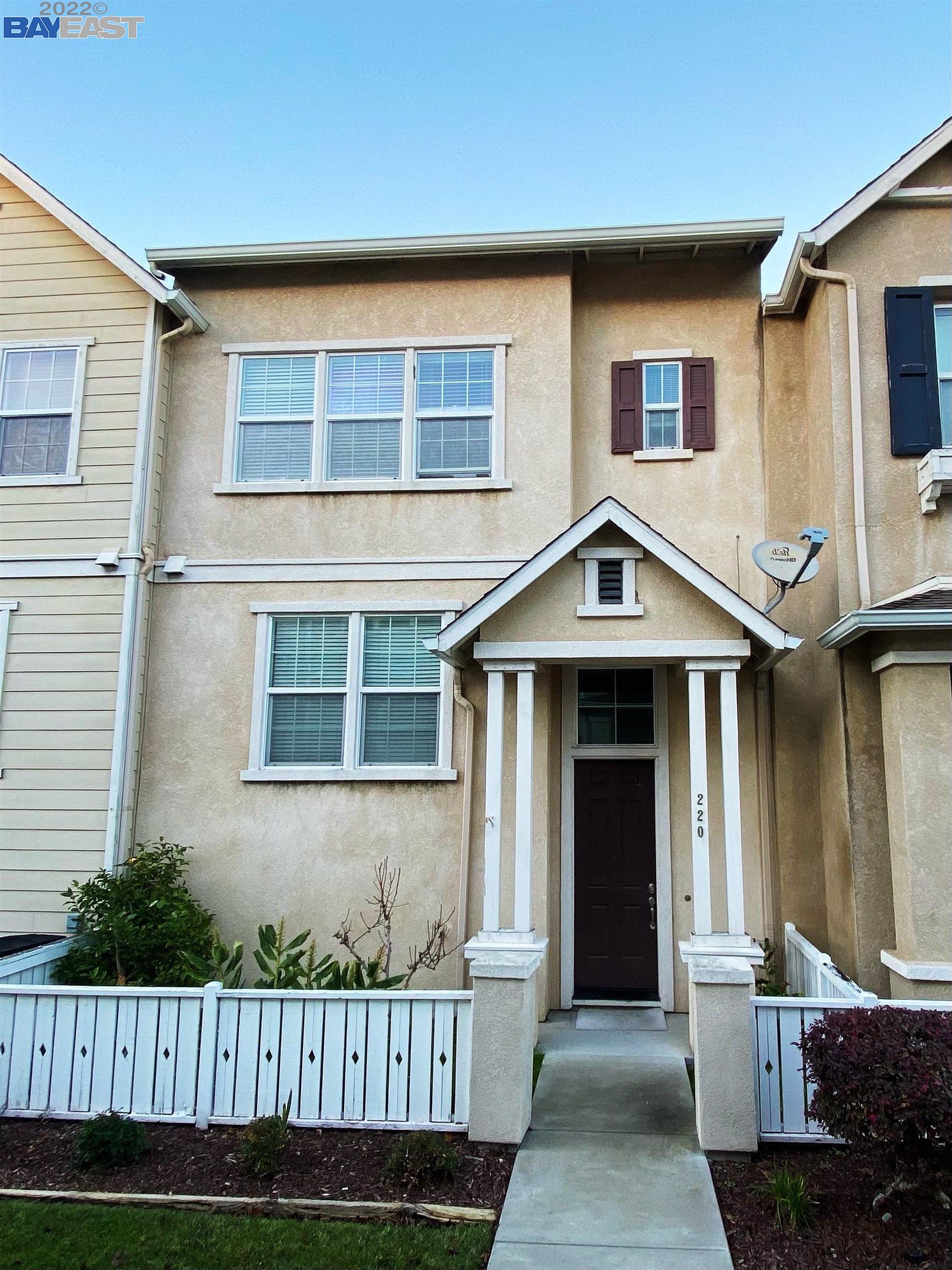 Detail Gallery Image 1 of 1 For 220 Summer Ln, Richmond,  CA 94806 - 3 Beds | 2/1 Baths