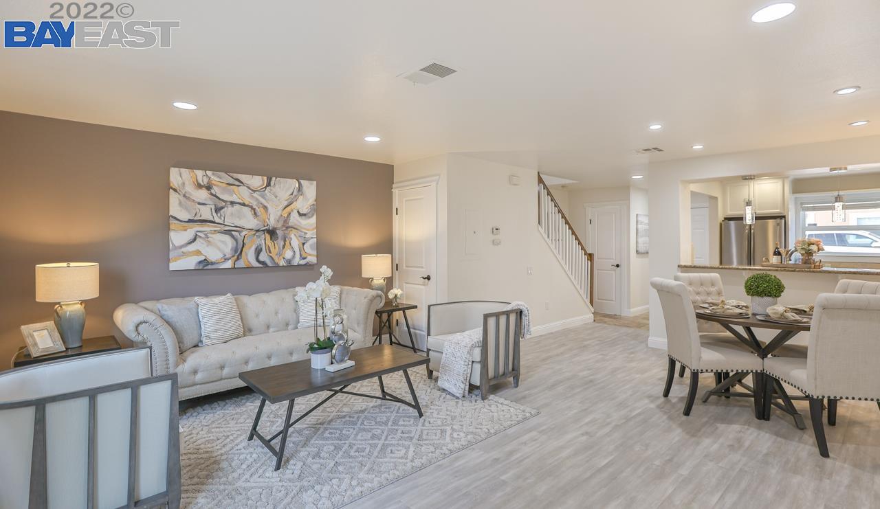 Detail Gallery Image 1 of 1 For 865 Carlisle Way #129,  Sunnyvale,  CA 94087 - 2 Beds | 2/1 Baths
