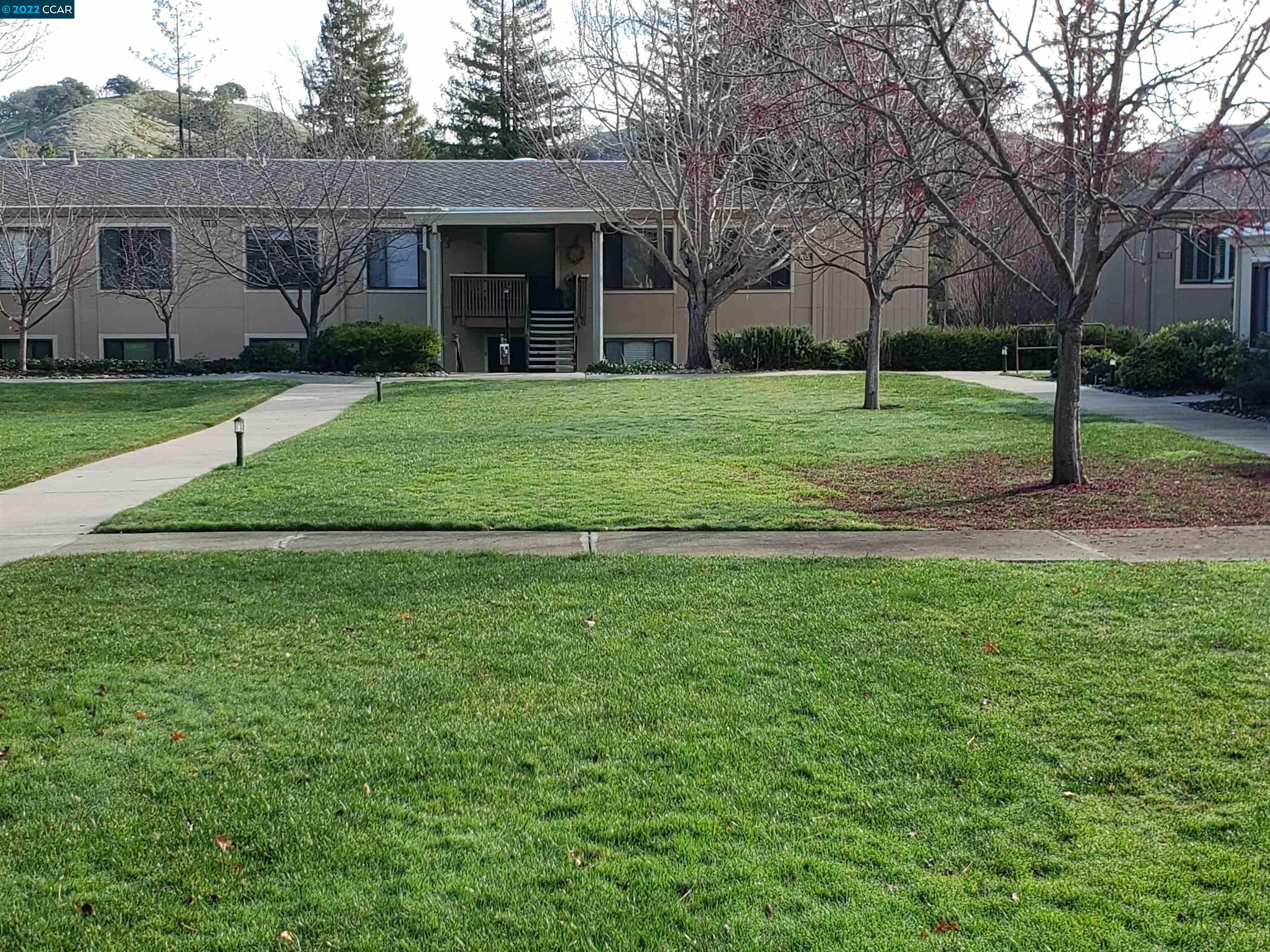Photo of 1115 Oakmont Dr #2 in Walnut Creek, CA
