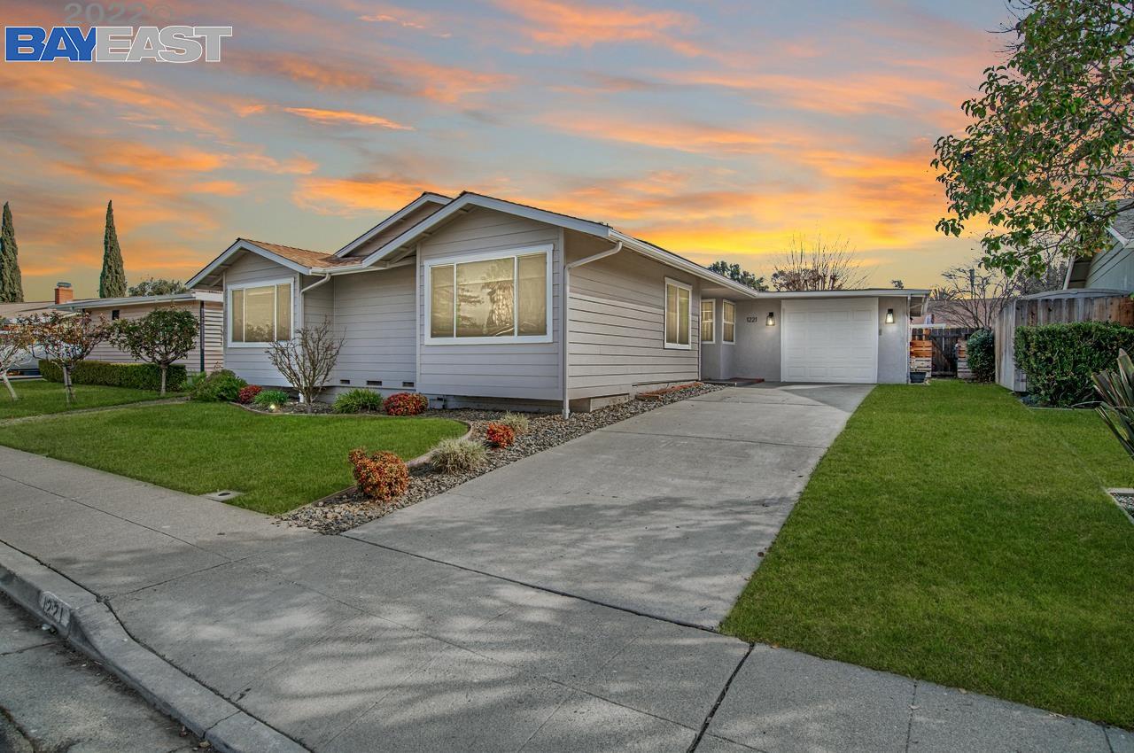 Photo of 1221 Hibiscus Wy in Livermore, CA