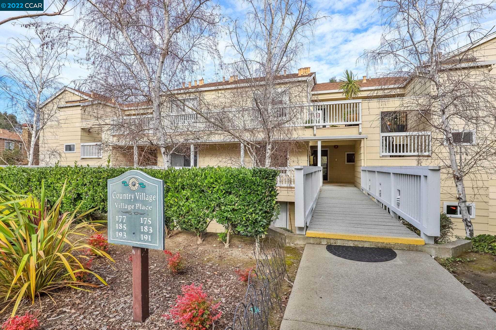 Photo of 185 Village Pl in Martinez, CA