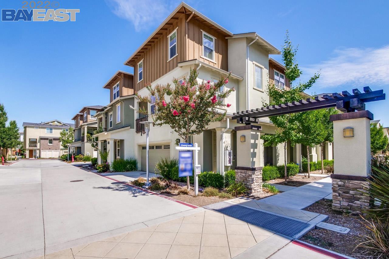 Detail Gallery Image 1 of 1 For 1431 Nestwood Way, Milpitas,  CA 95035 - 2 Beds | 2/1 Baths