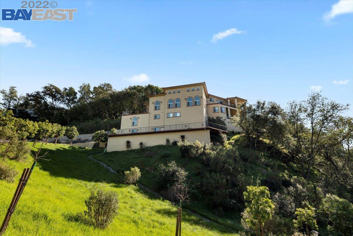 Photo of 5851 Crow Canyon Rd in Castro Valley, CA