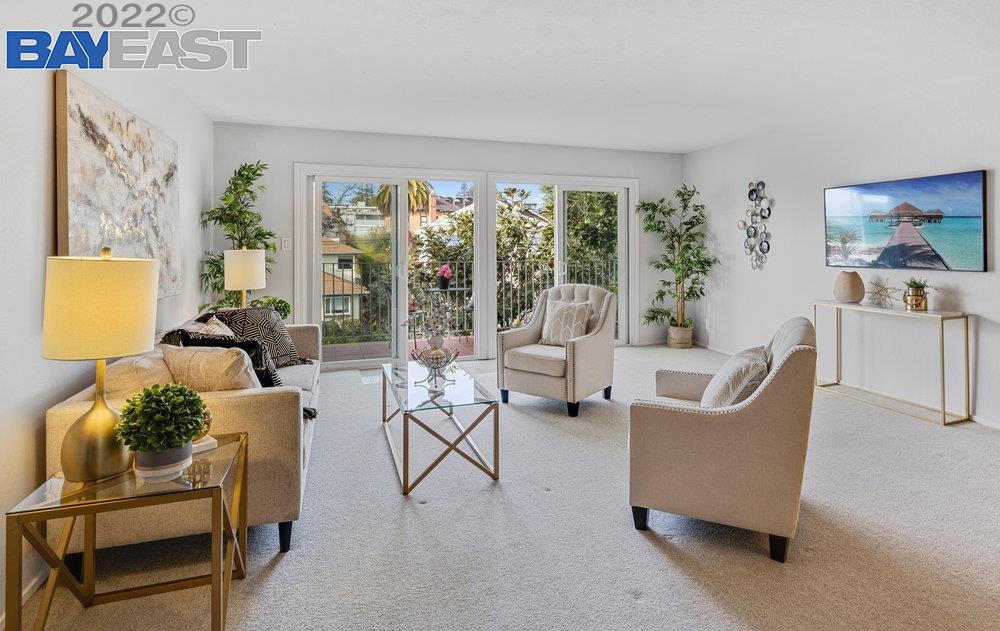 Detail Gallery Image 1 of 1 For 695 Mariposa Ave #303,  Oakland,  CA 94610 - 2 Beds | 2 Baths