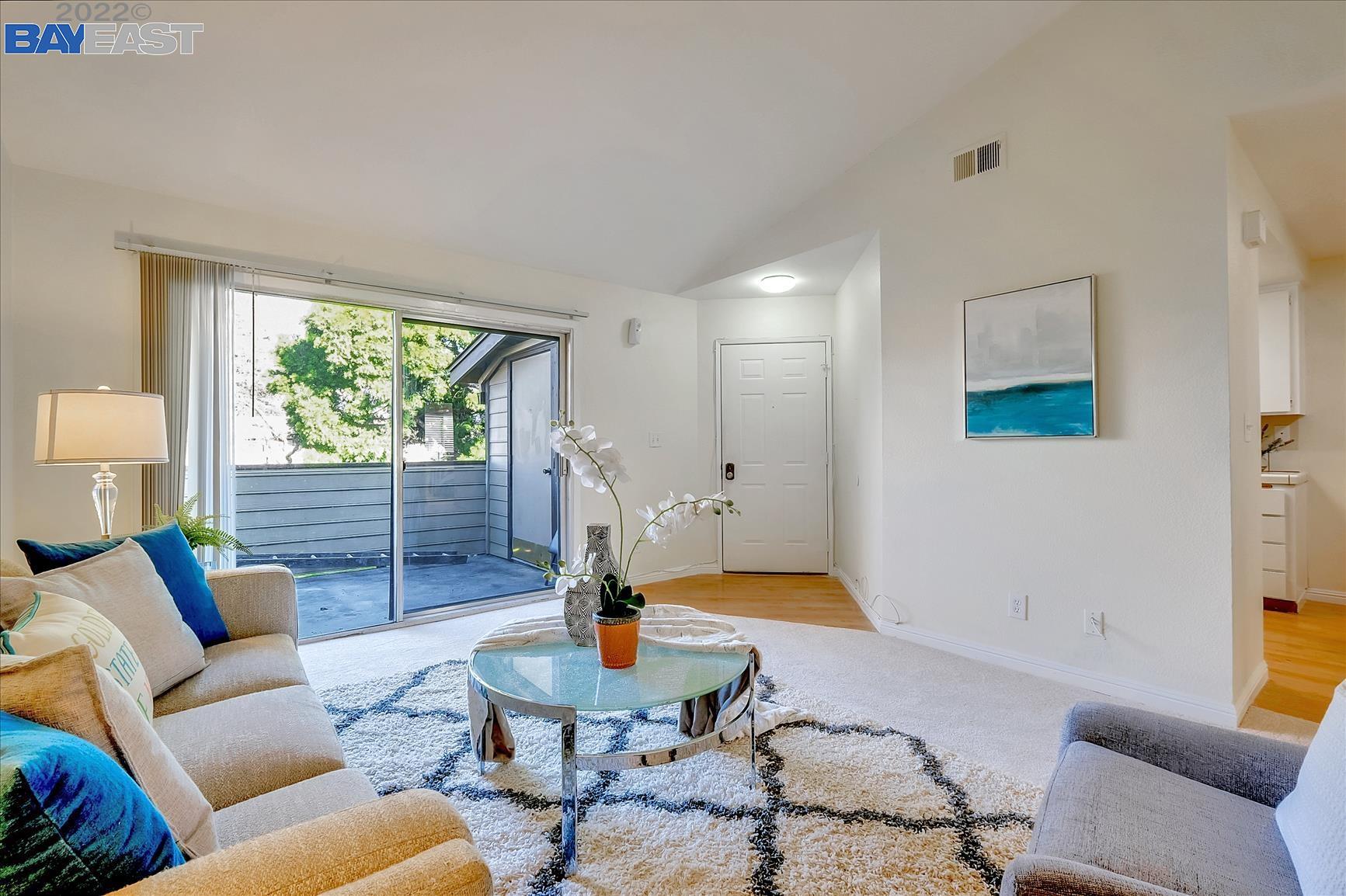 Detail Gallery Image 1 of 1 For 3882 Yorkshire St, San Leandro,  CA 94578 - 2 Beds | 2 Baths