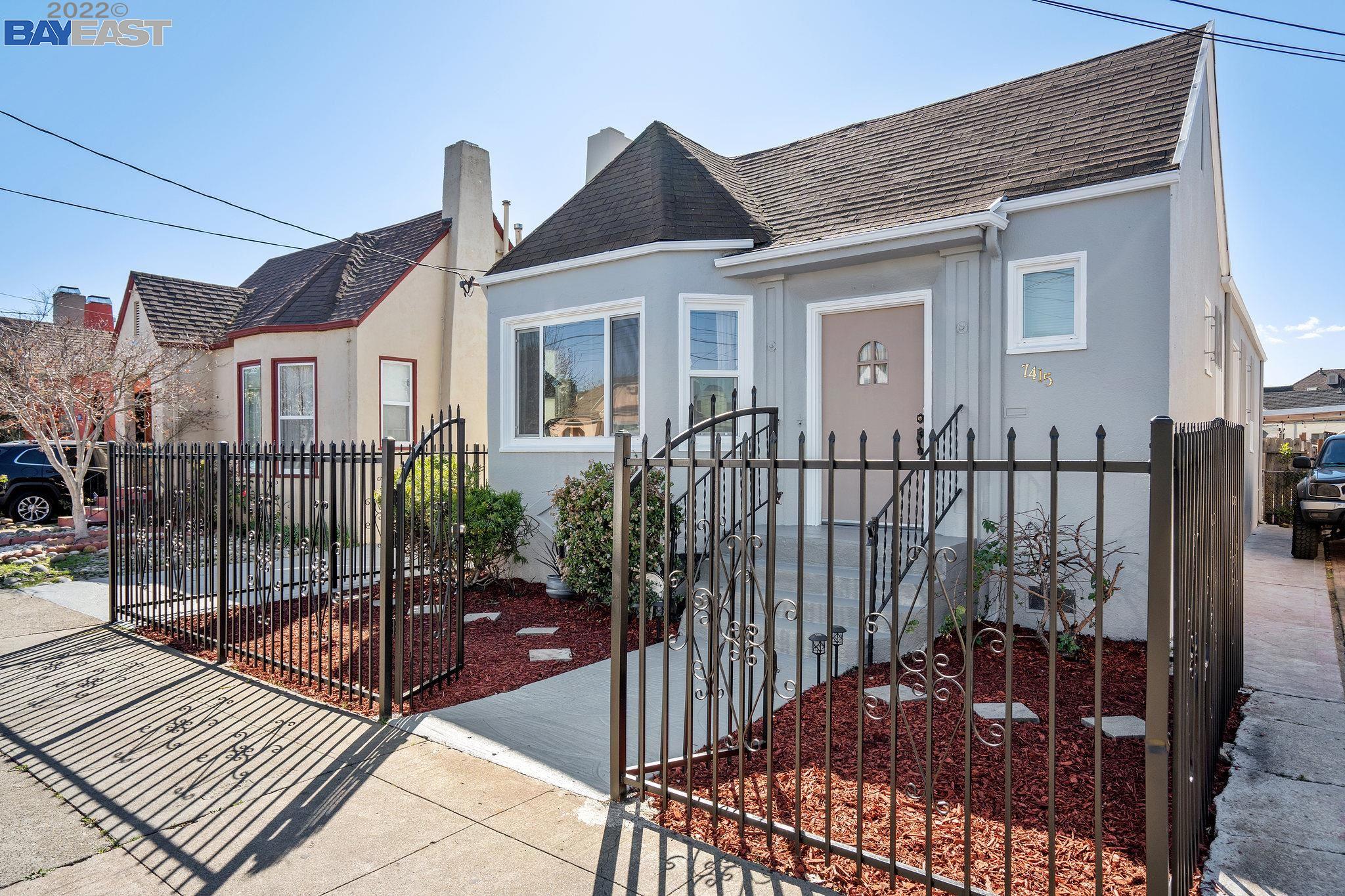 Detail Gallery Image 1 of 1 For 7415 Holly St, Oakland,  CA 94621 - 2 Beds | 1 Baths
