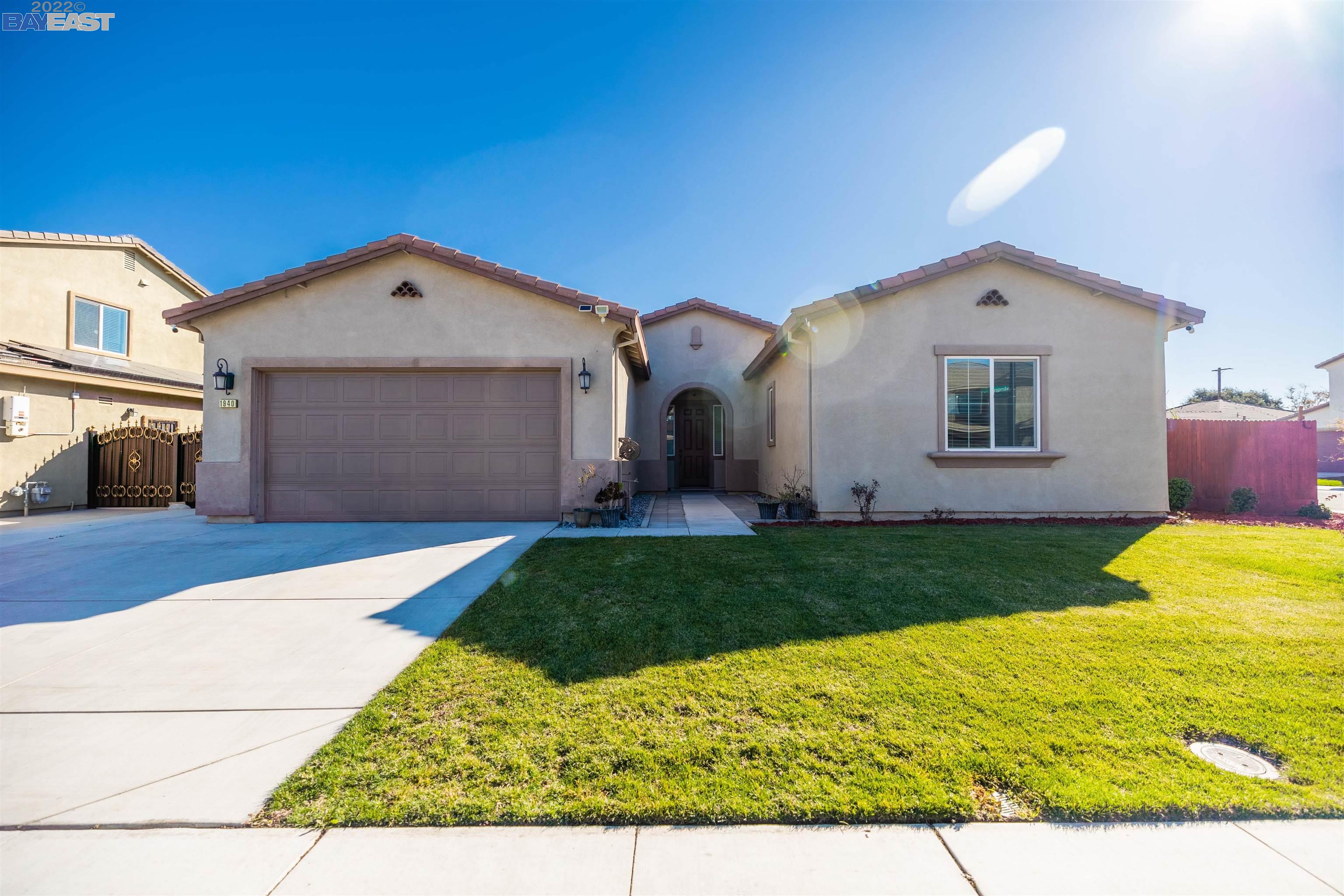 Detail Gallery Image 1 of 1 For 1940 Salmon Ln, Manteca,  CA 95337 - 3 Beds | 2/1 Baths