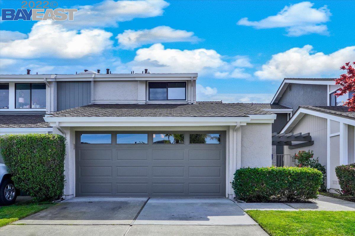 Detail Gallery Image 1 of 1 For 588 Marlin Court, Redwood City,  CA 94065-1266 - 2 Beds | 2/1 Baths