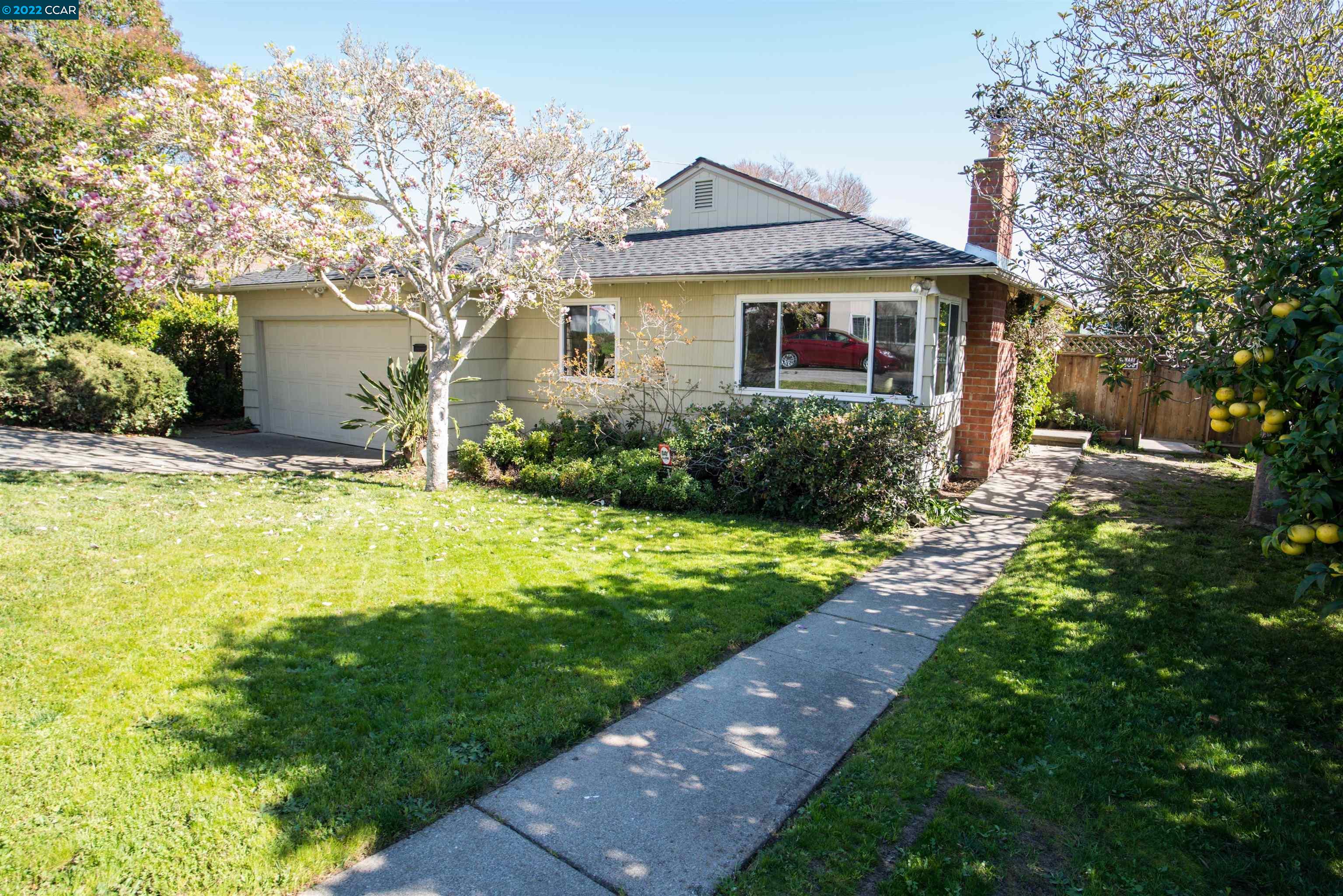 Photo of 3012 Stephen Dr in Richmond, CA