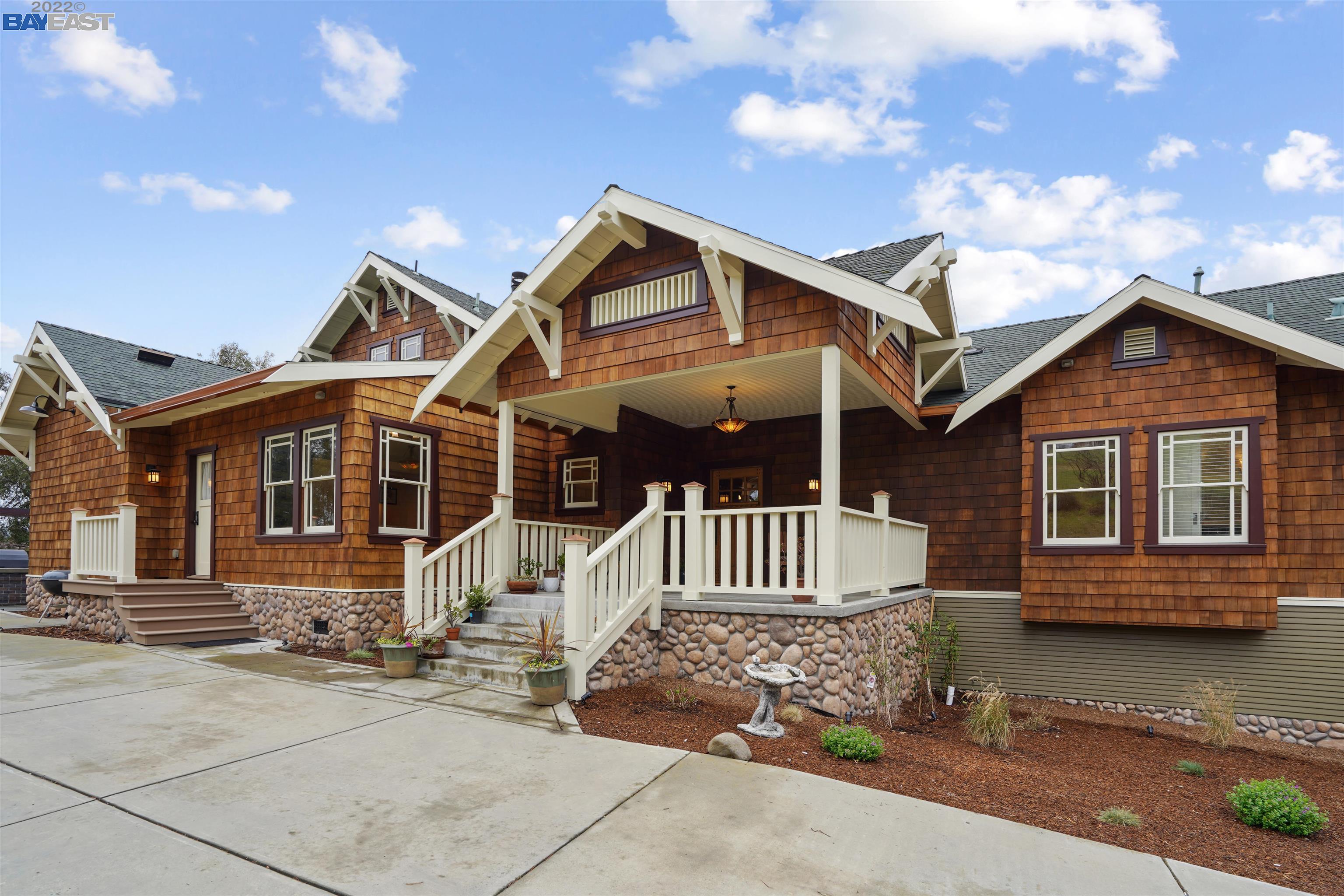 2804 Sydney Way, Castro Valley, CA 94546 5 Beds 3/1 Baths (Active