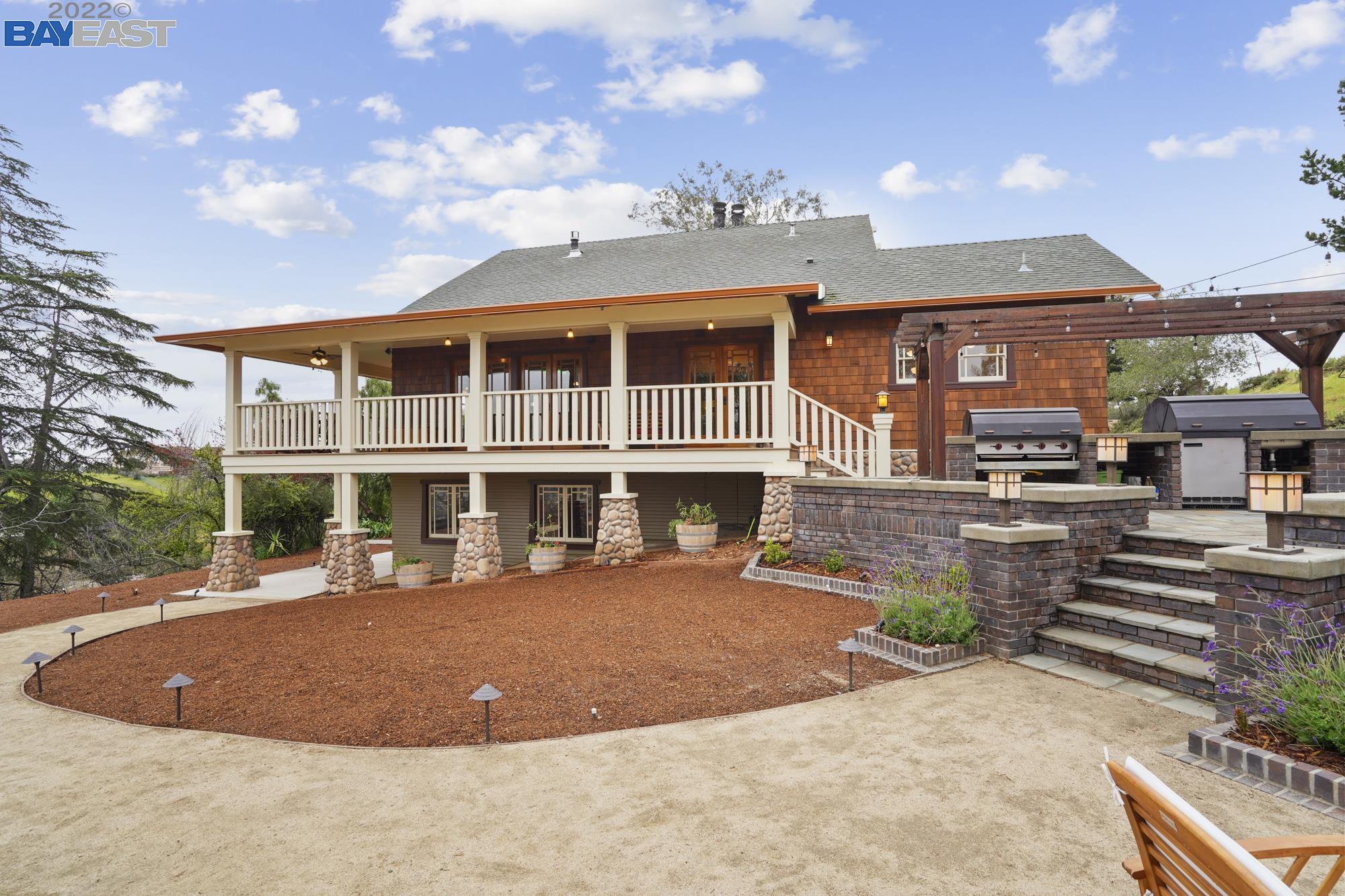 2804 Sydney Way, Castro Valley, CA 94546 5 Beds 3/1 Baths (Active