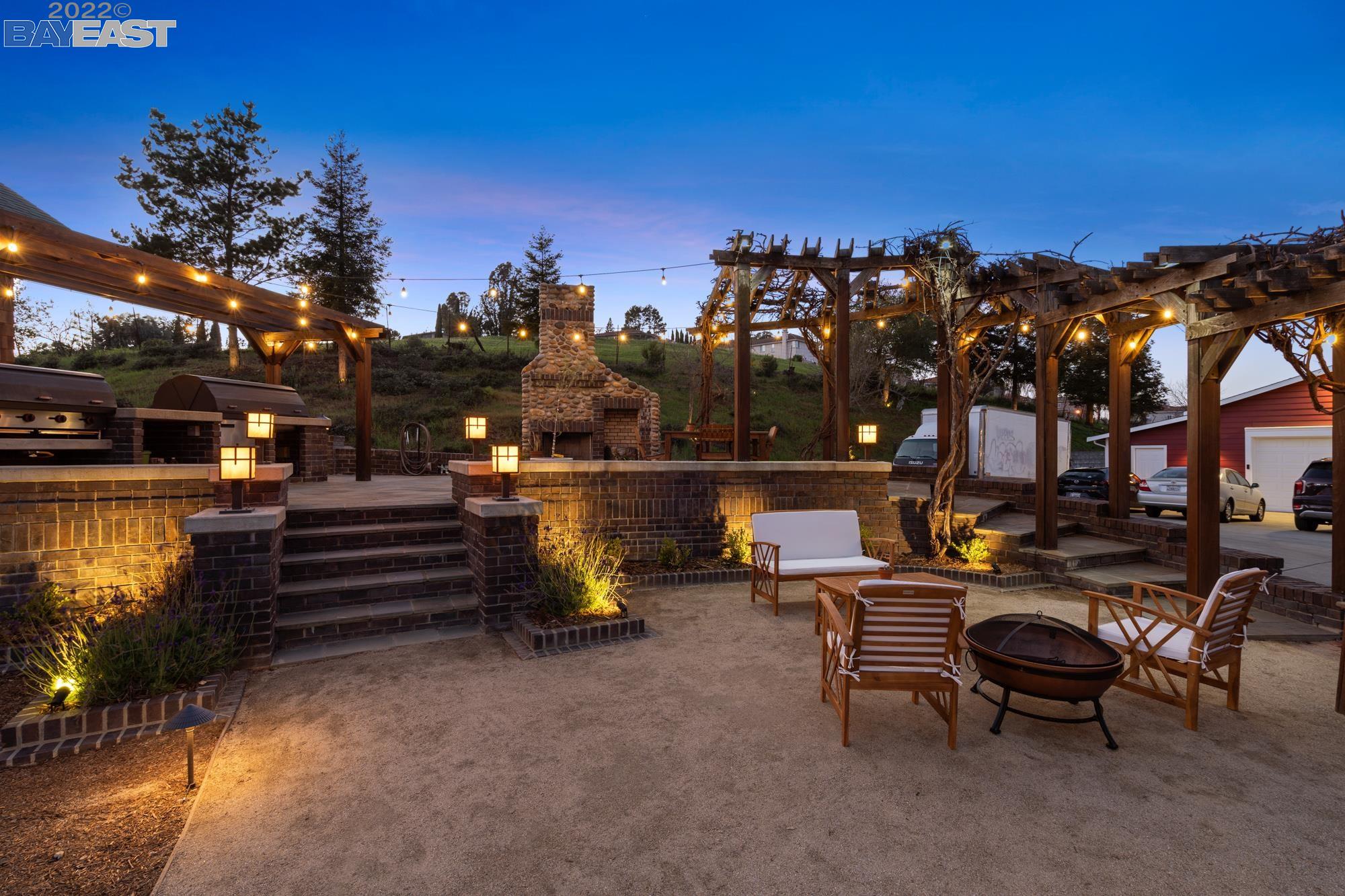 2804 Sydney Way, Castro Valley, CA 94546 5 Beds 3/1 Baths (Active