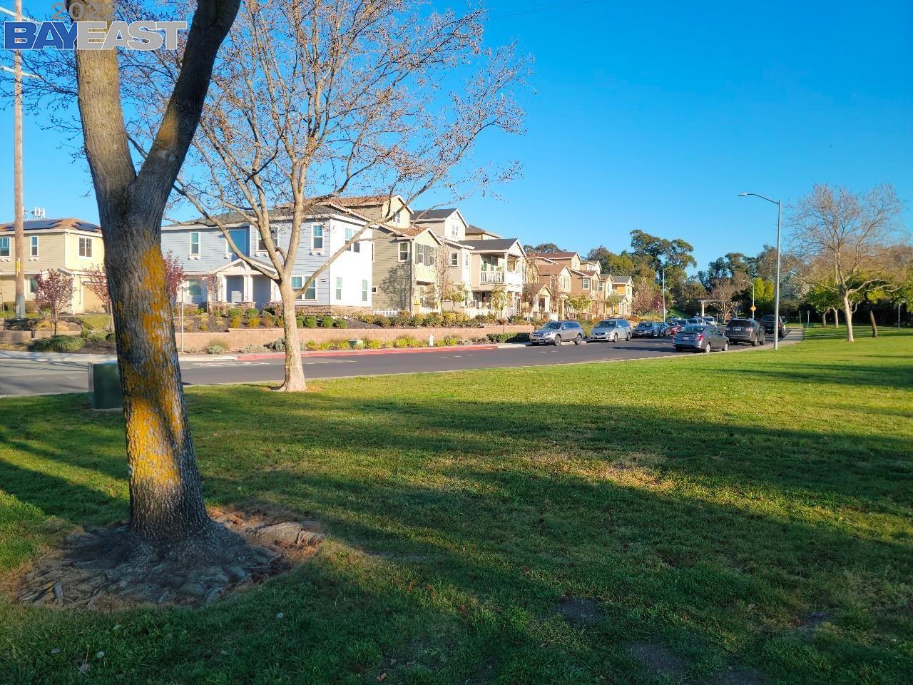 Photo of 317 Southpark Ct in Martinez, CA
