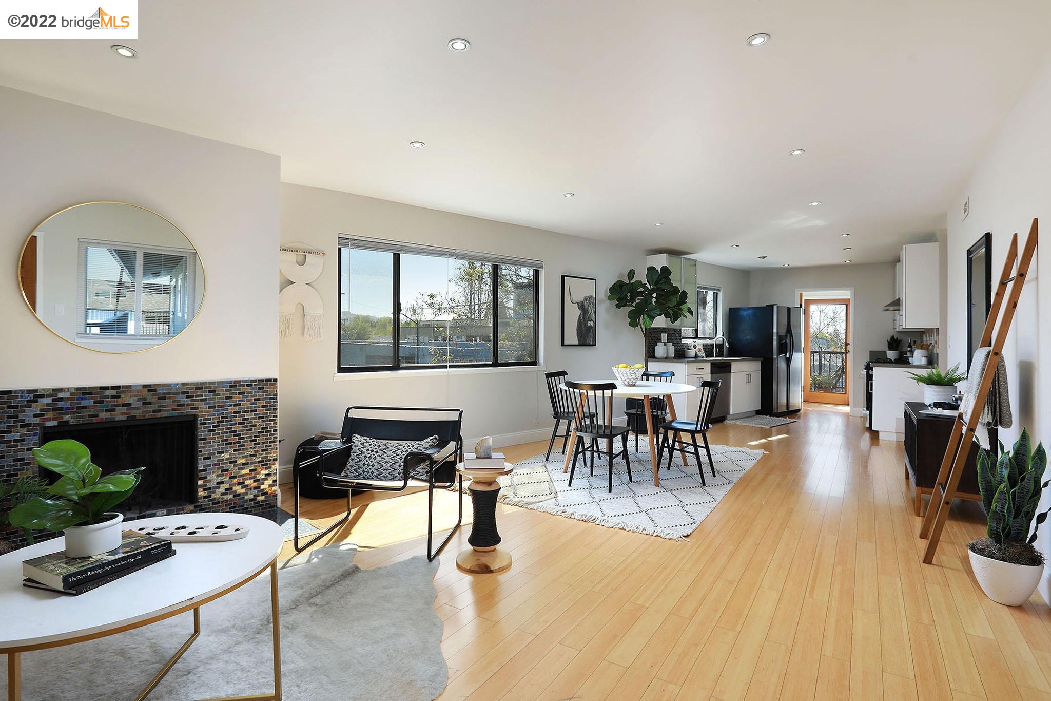 Detail Gallery Image 1 of 1 For 6211 Telegraph Ave #31,  Oakland,  CA 94609 - 3 Beds | 2 Baths