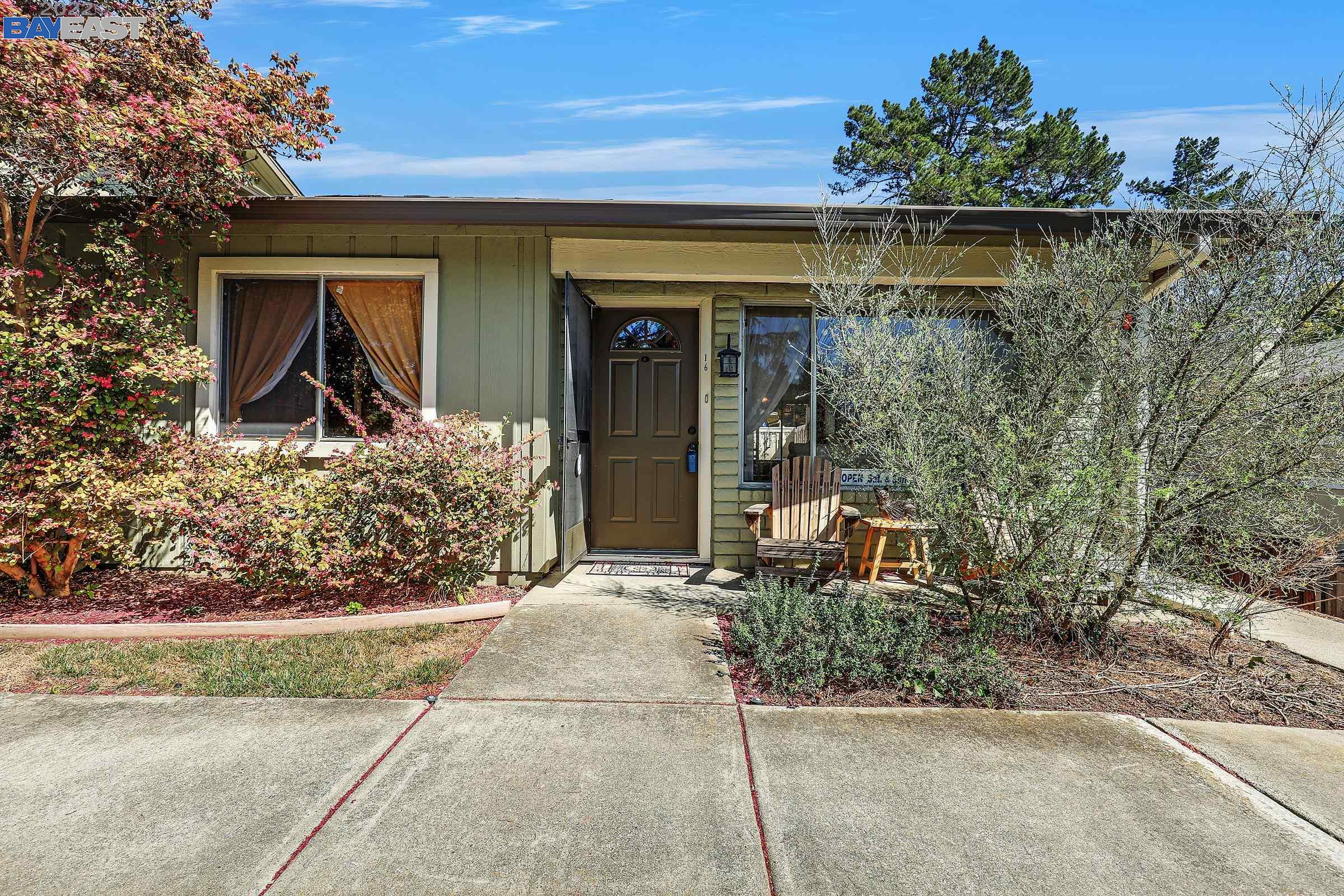 Photo of 16 Fountainhead Ct in Martinez, CA