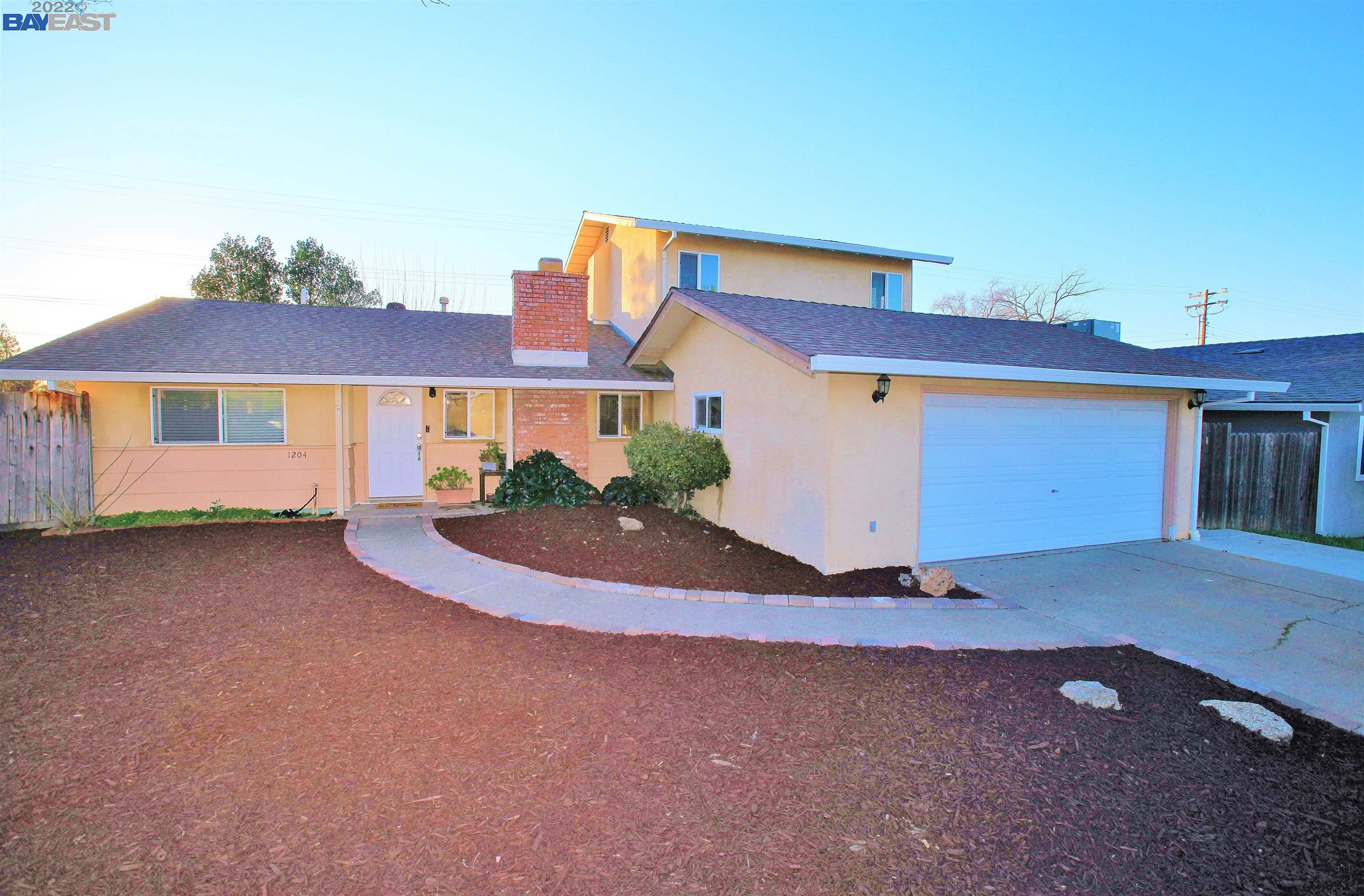 Photo of 1204 Palm Ave in Roseville, CA