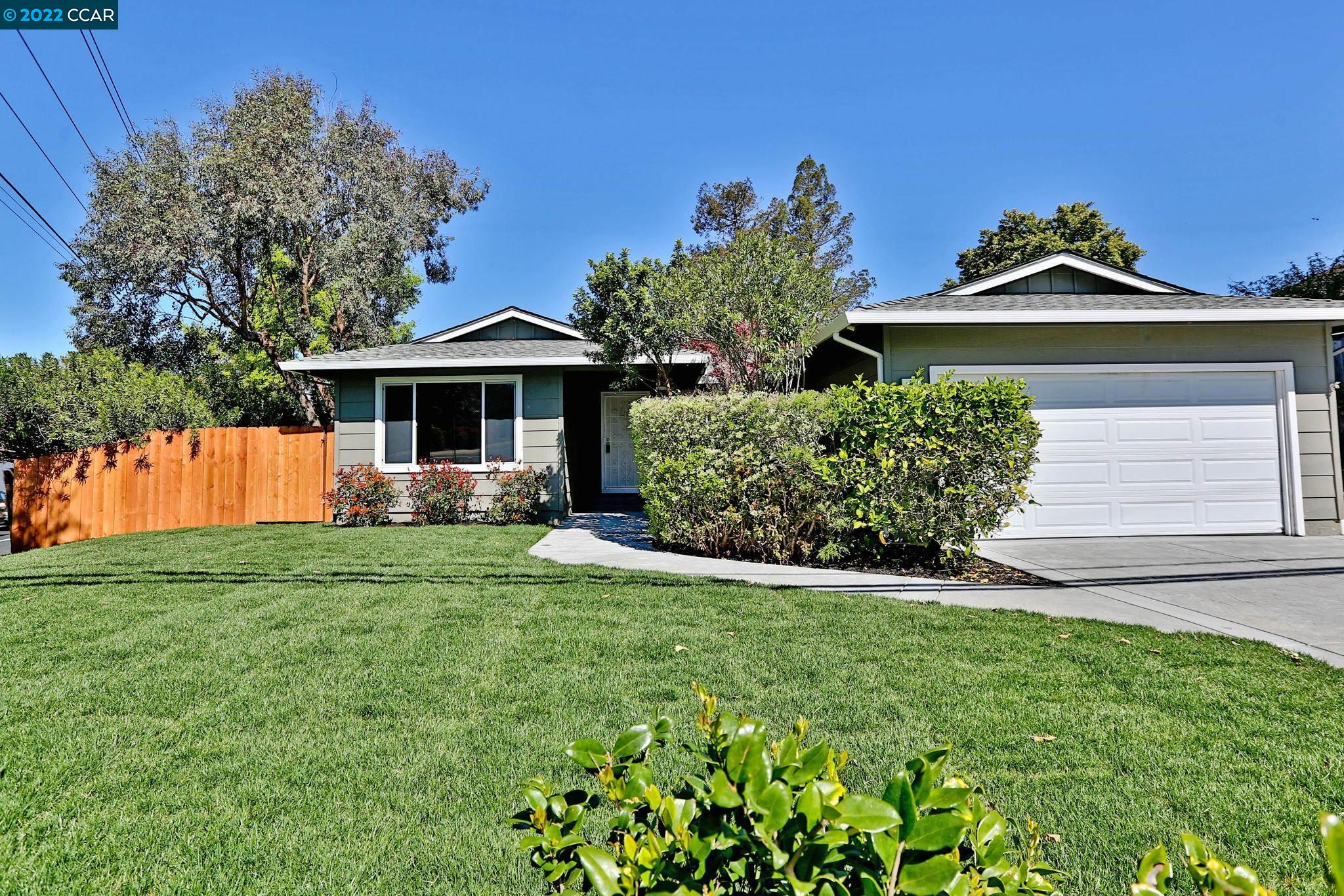Photo of 2 Midhill Rd in Martinez, CA