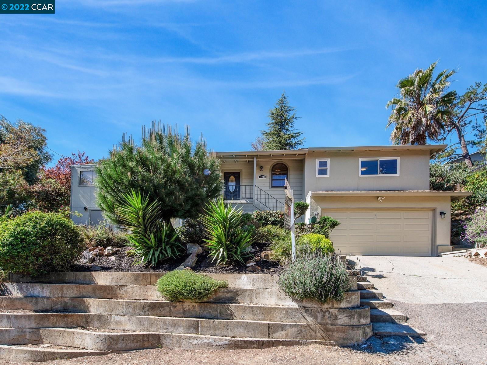 Detail Gallery Image 1 of 1 For 18353 Walnut Rd, Castro Valley,  CA 94546 - 3 Beds | 2 Baths
