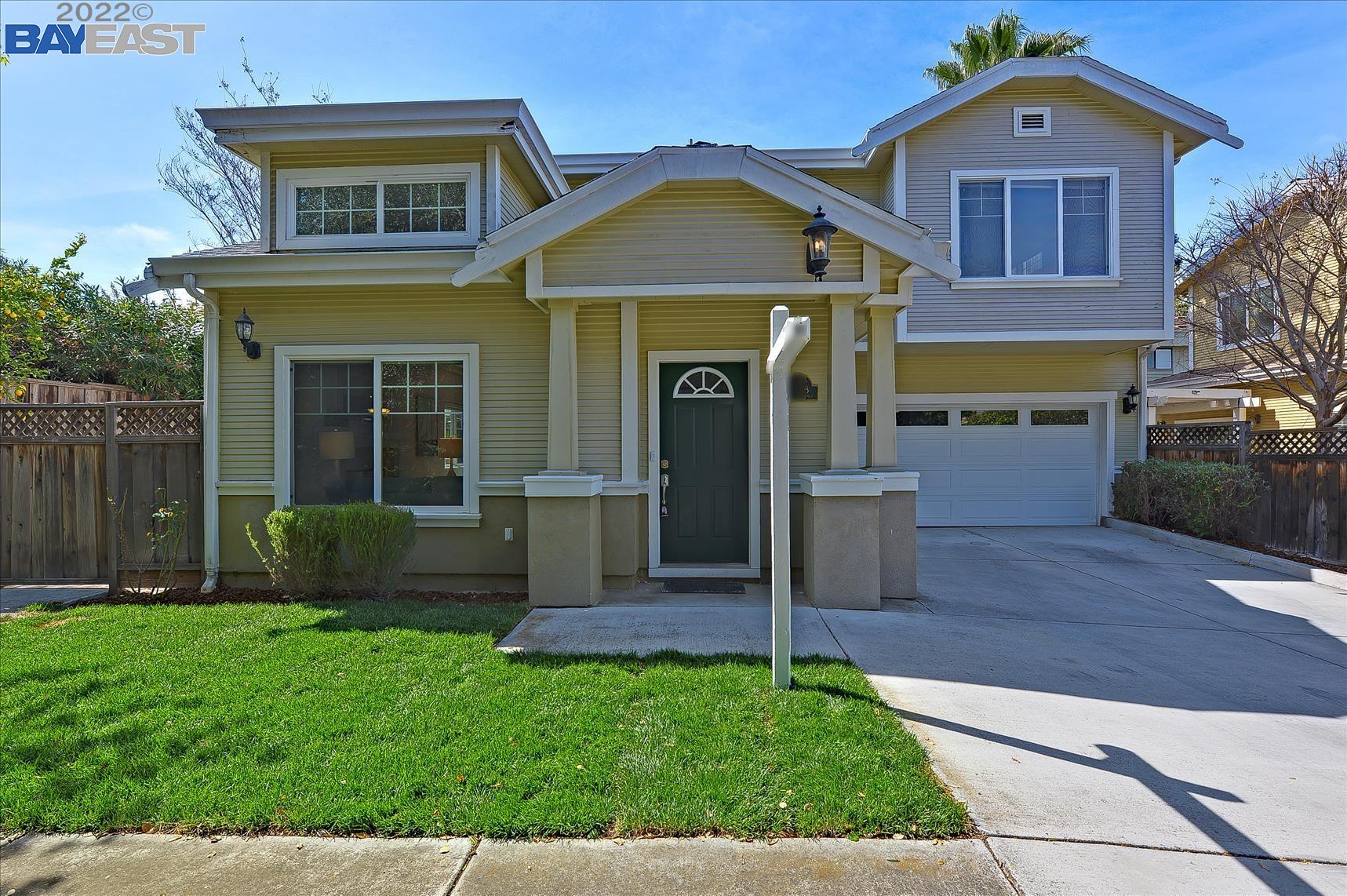 Detail Gallery Image 1 of 1 For 428 Crescent Ave, Sunnyvale,  CA 94087 - 3 Beds | 2/1 Baths