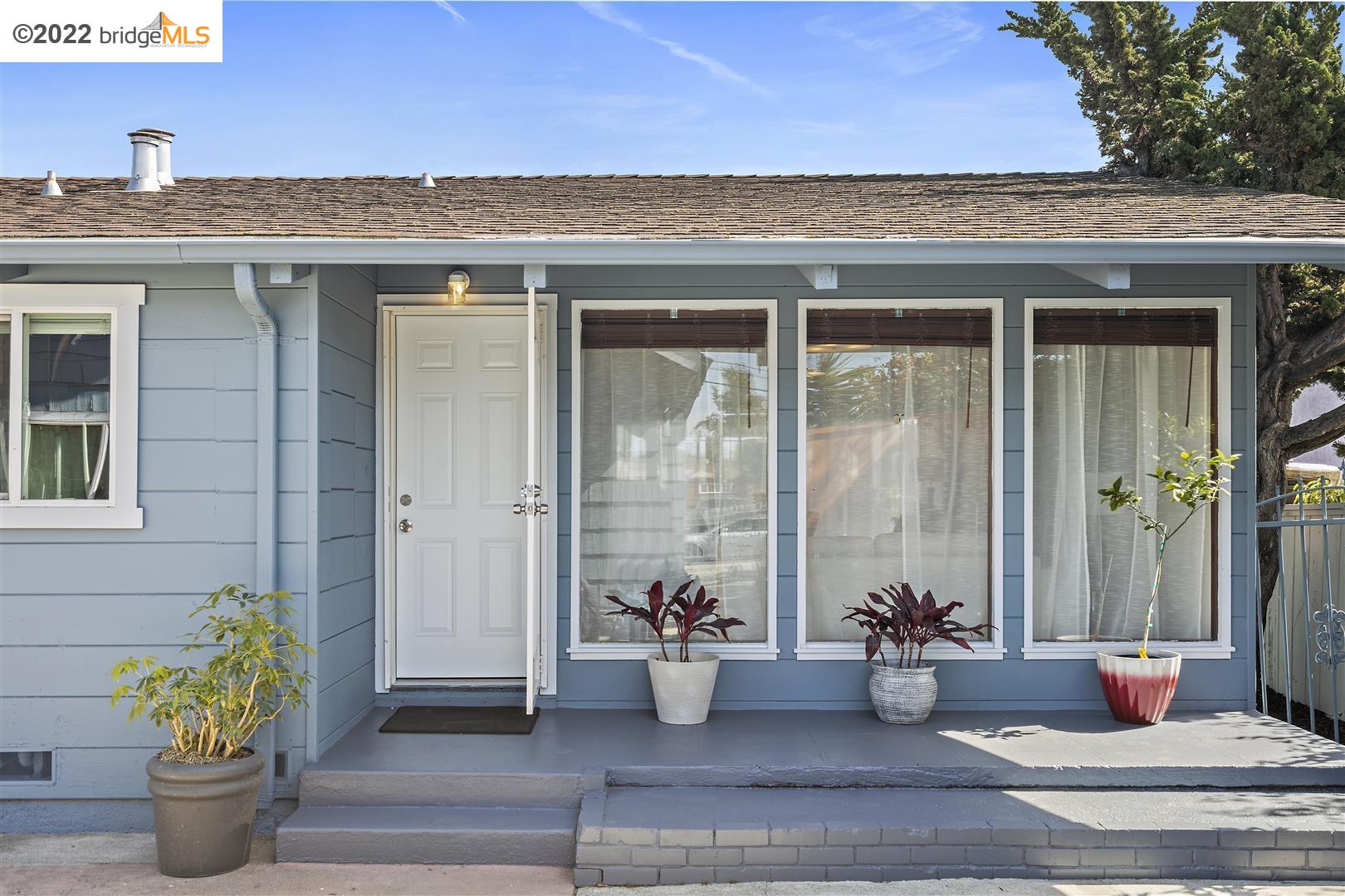 Detail Gallery Image 1 of 1 For 2316 94th Ave, Oakland,  CA 94603 - 4 Beds | 2 Baths