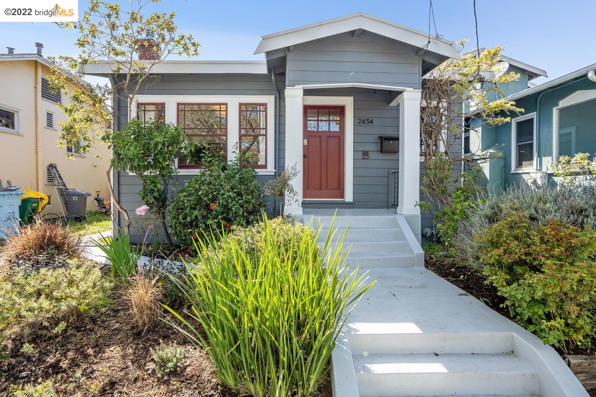 Detail Gallery Image 1 of 1 For 2434 Byron St, Berkeley,  CA 94702 - 2 Beds | 2 Baths