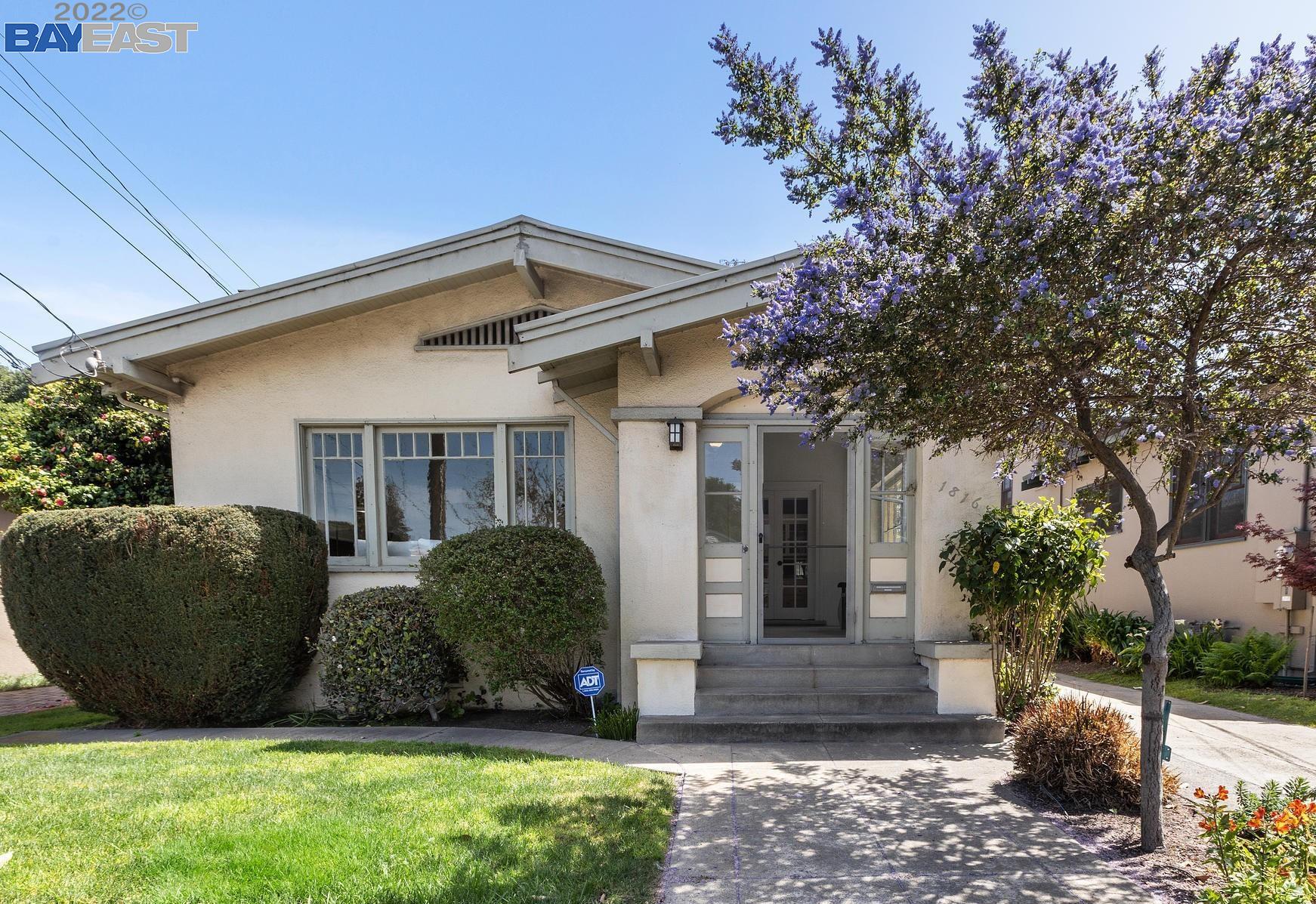 Photo of 1816 Pearl St in Alameda, CA