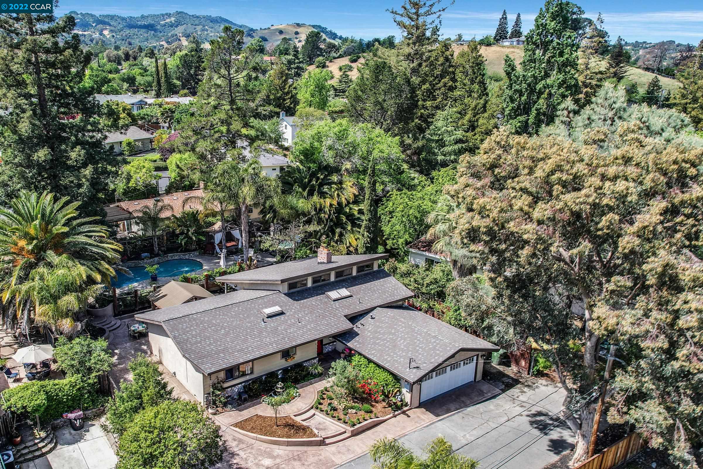 Detail Gallery Image 1 of 1 For 11 Barry Ct, Walnut Creek,  CA 94597 - 3 Beds | 2 Baths