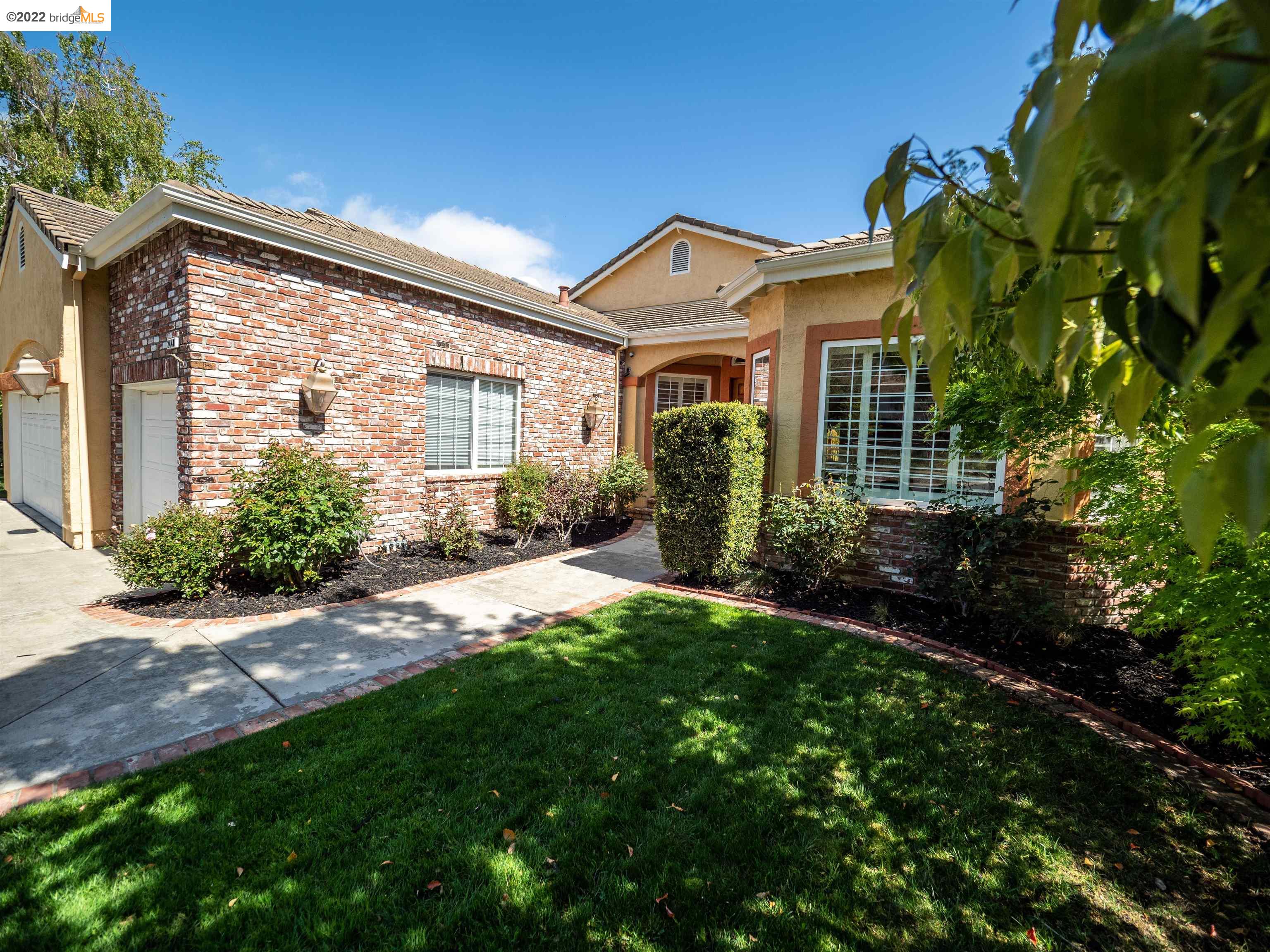 Detail Gallery Image 1 of 1 For 2440 Harvard Circle, Walnut Creek,  CA 94597 - 4 Beds | 3 Baths