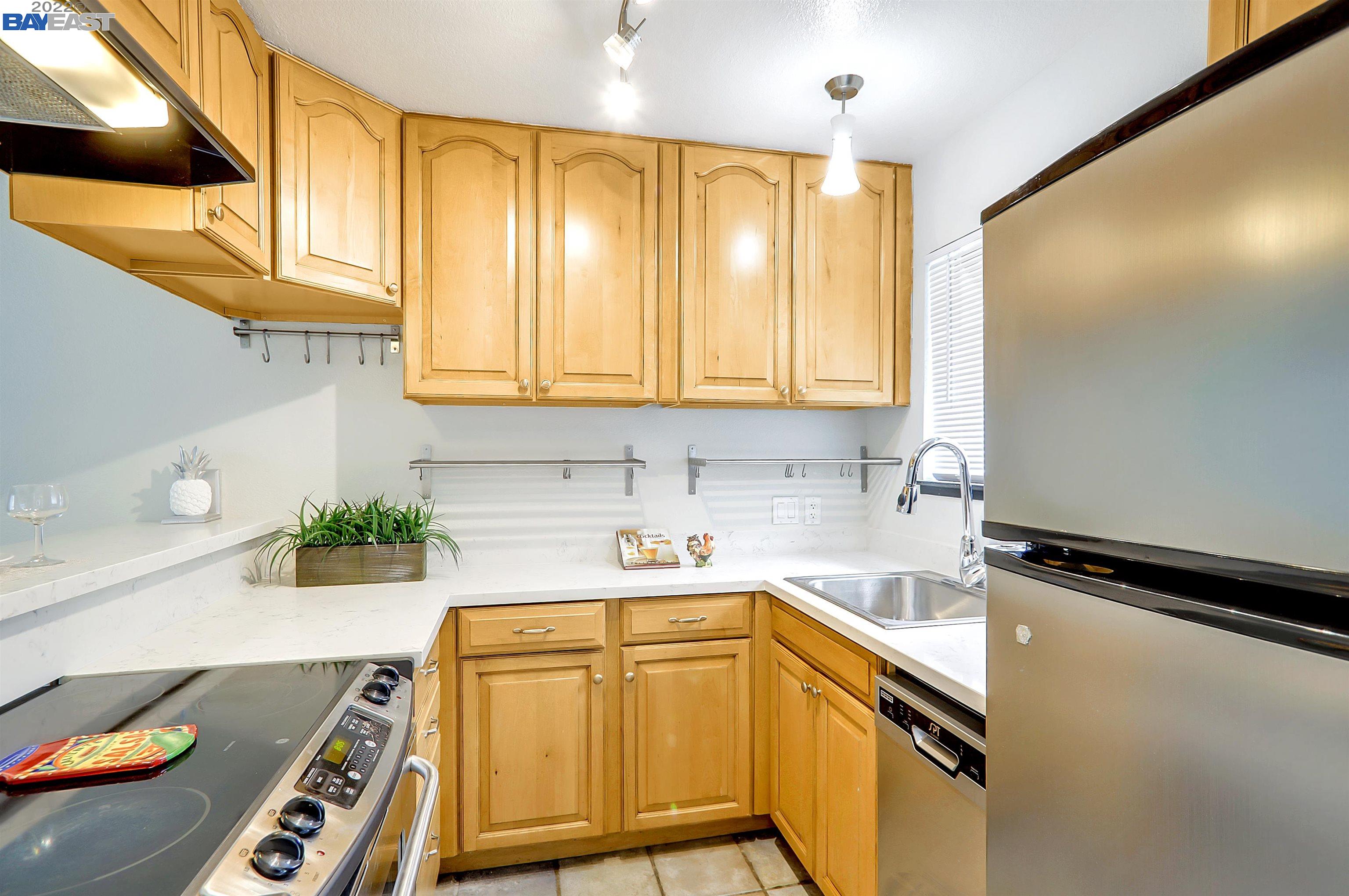 Detail Gallery Image 1 of 1 For 26 Essanay, Fremont,  CA 94536 - 1 Beds | 1 Baths