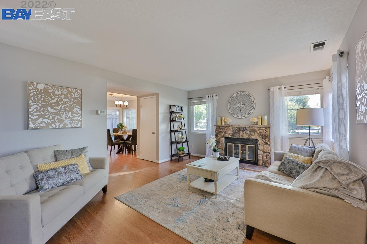 Detail Gallery Image 1 of 37 For 3515 Ivalynn Cir, San Jose,  CA 95132 - 2 Beds | 2/1 Baths