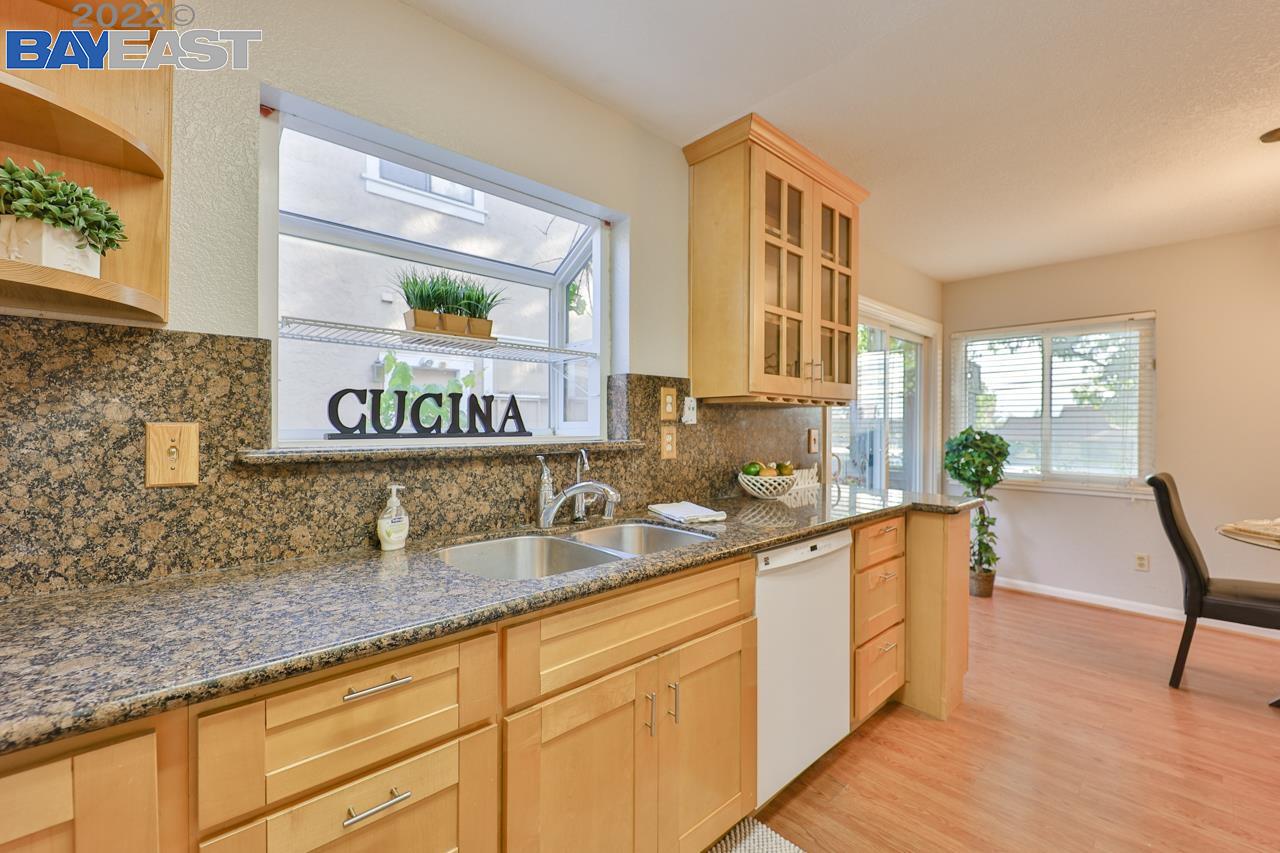 Detail Gallery Image 10 of 37 For 3515 Ivalynn Cir, San Jose,  CA 95132 - 2 Beds | 2/1 Baths