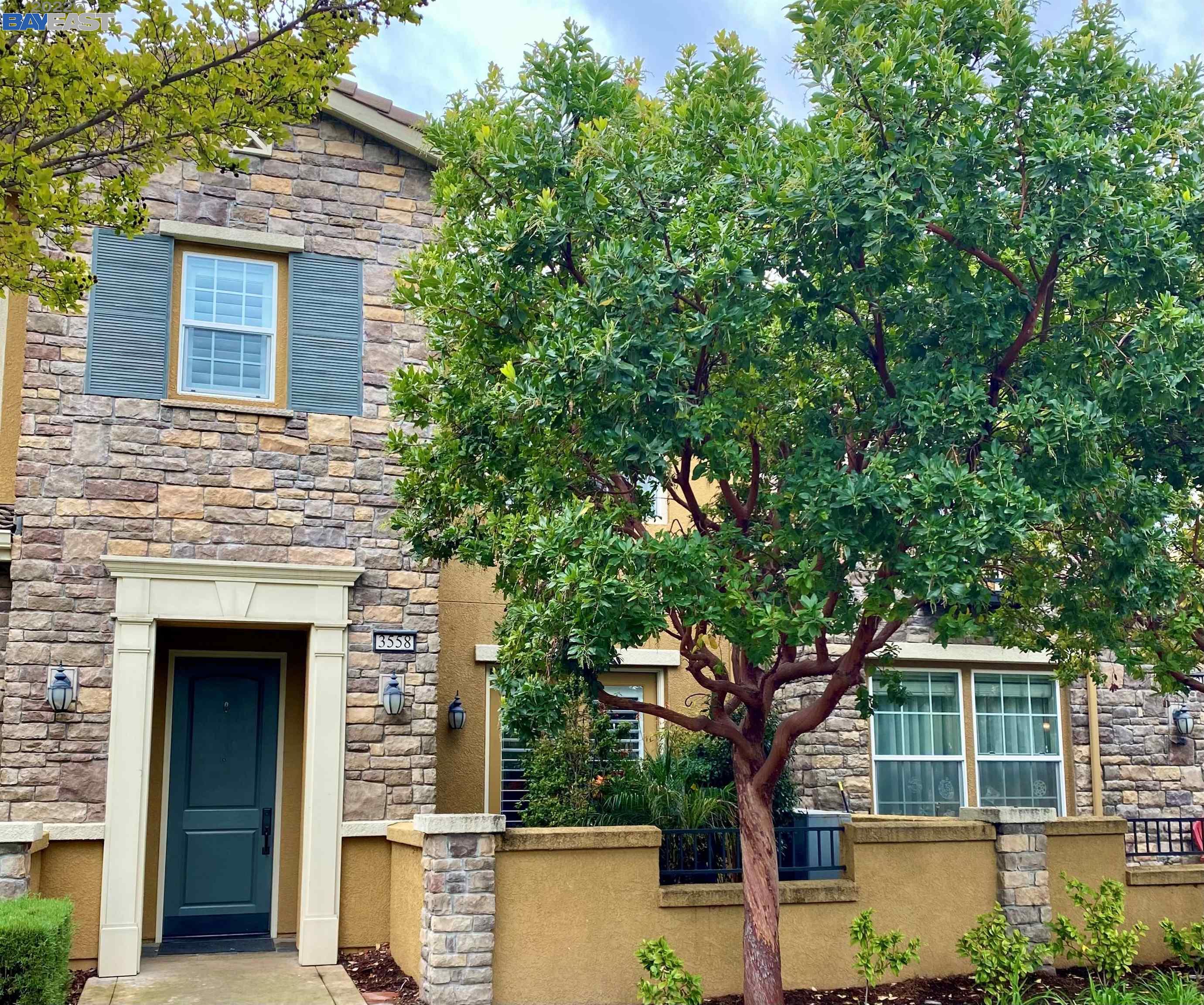 Detail Gallery Image 1 of 1 For 3558 Capoterra Way, Dublin,  CA 94568 - 3 Beds | 2/1 Baths