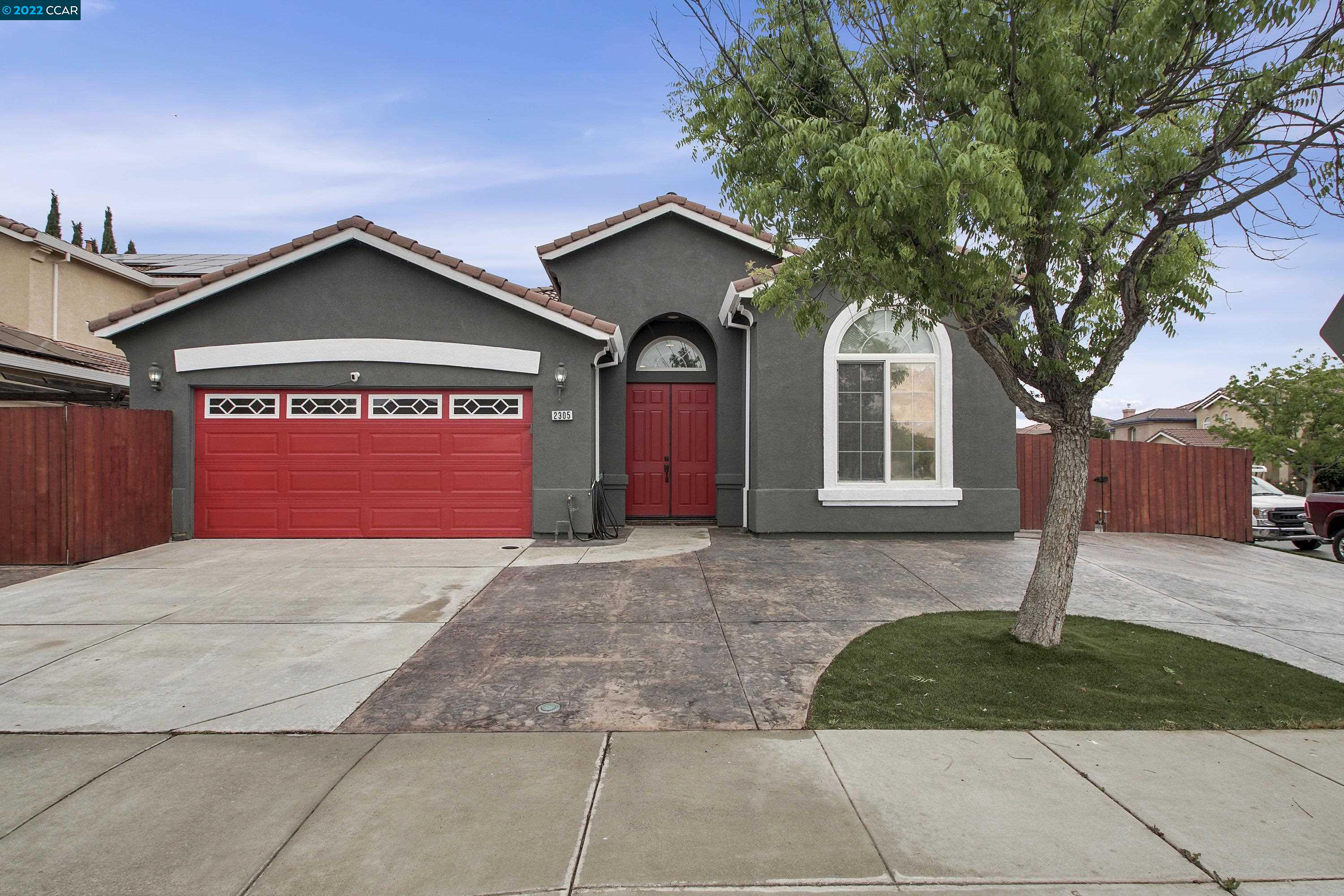 Detail Gallery Image 1 of 1 For 2305 Alamo Ct, Tracy,  CA 95377 - 4 Beds | 2/1 Baths