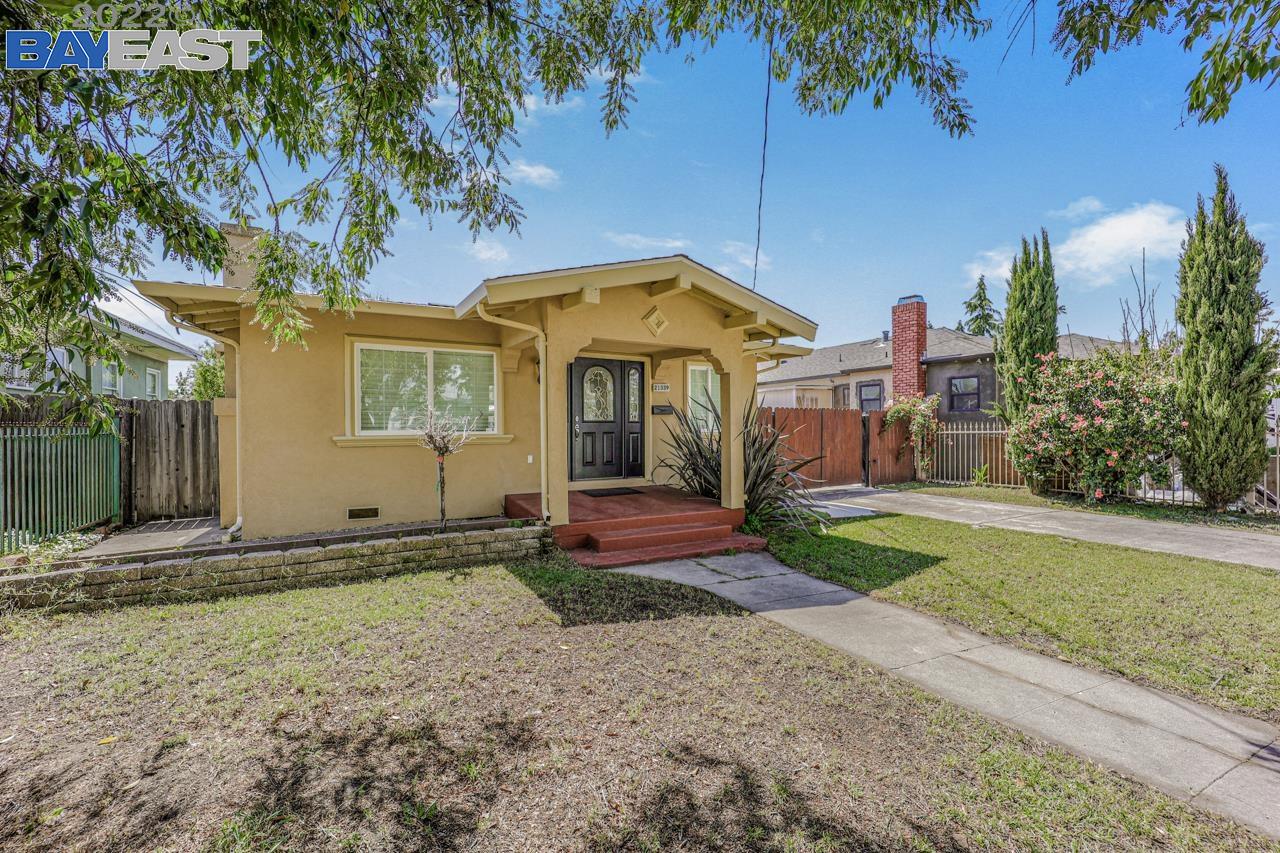 Detail Gallery Image 1 of 1 For 21339 Montgomery Ave, Hayward,  CA 94541 - 4 Beds | 3 Baths