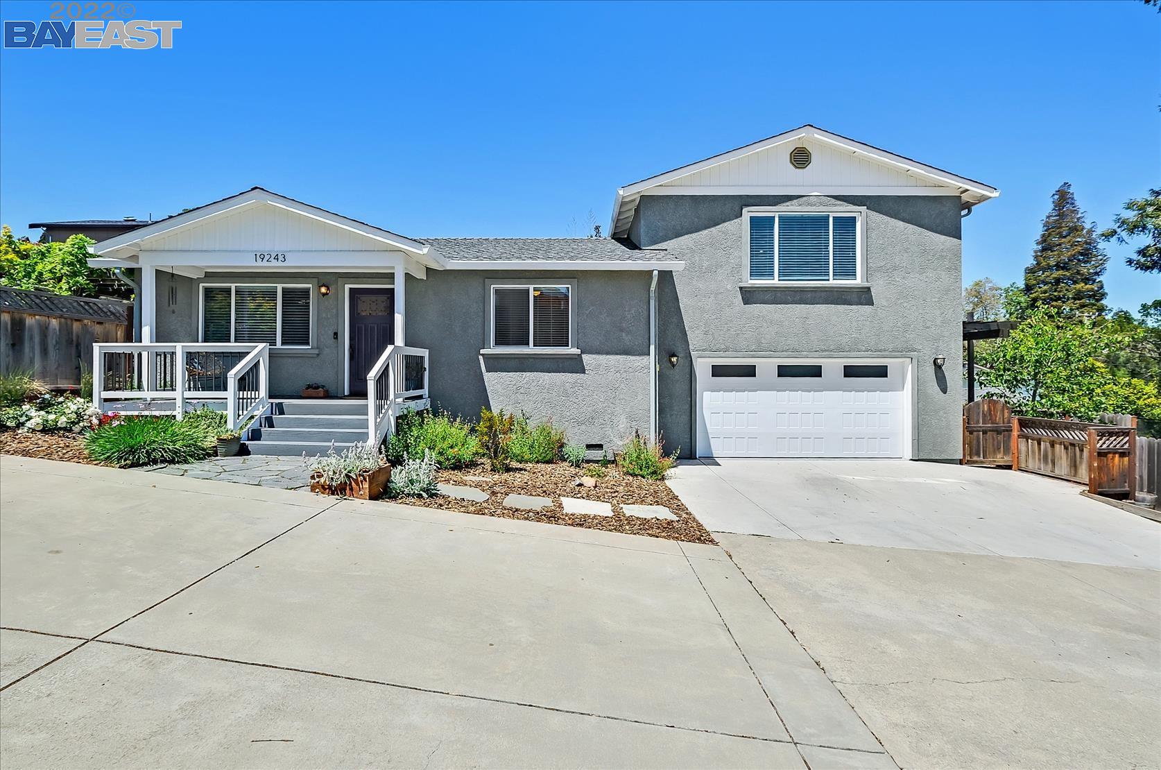 Detail Gallery Image 1 of 1 For 19243 Carlton Ave, Castro Valley,  CA 94546 - 3 Beds | 2 Baths