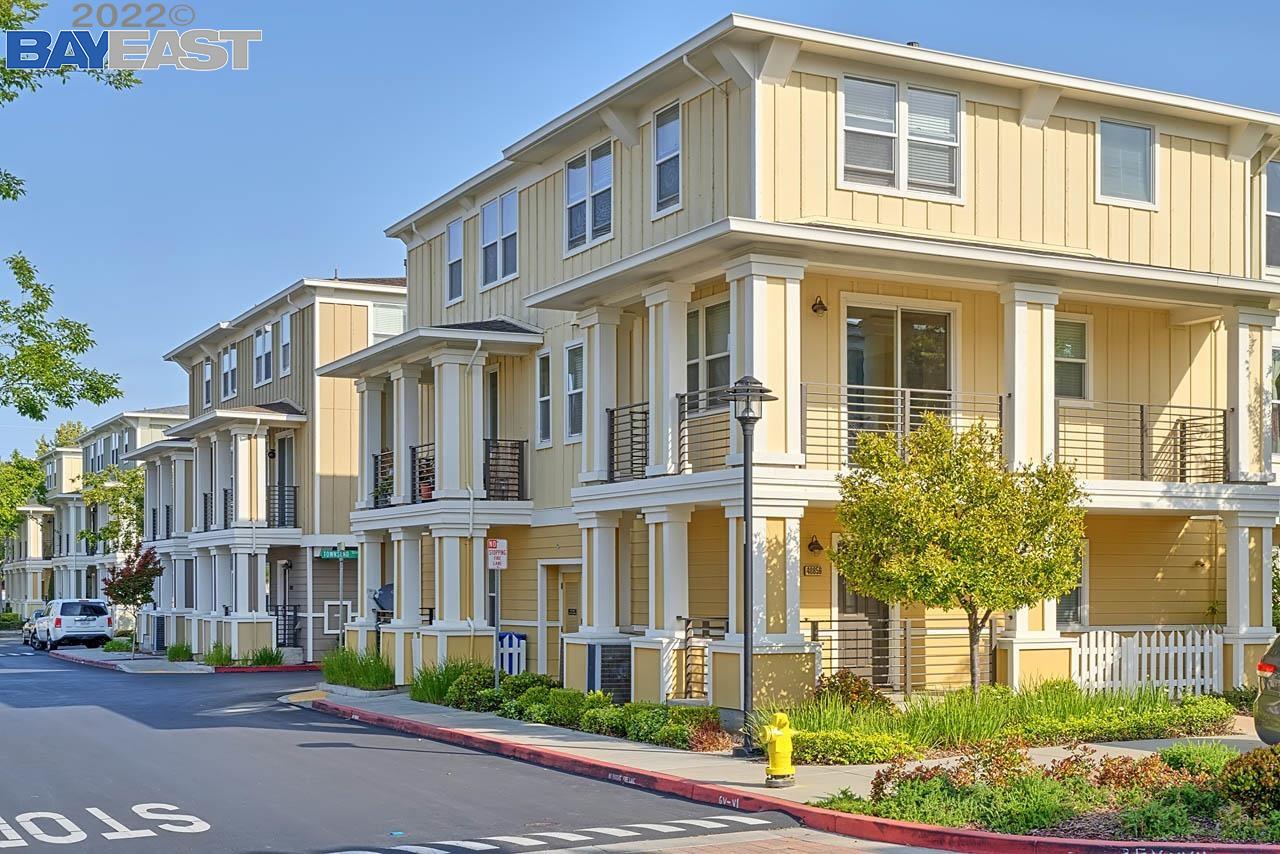 Detail Gallery Image 1 of 1 For 40856 Townsend Ter, Fremont,  CA 94538 - 2 Beds | 2/1 Baths