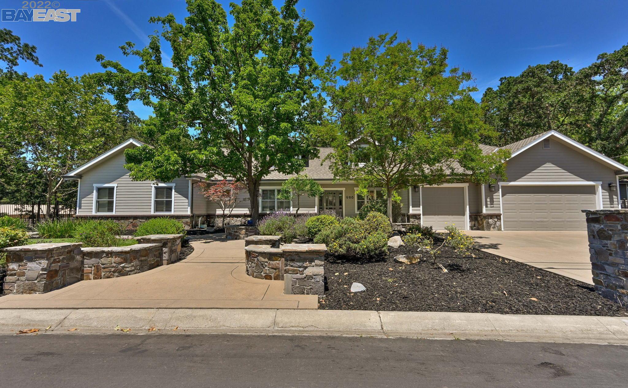 Detail Gallery Image 1 of 1 For 986 Ina Dr, Alamo,  CA 94507 - 4 Beds | 3/1 Baths