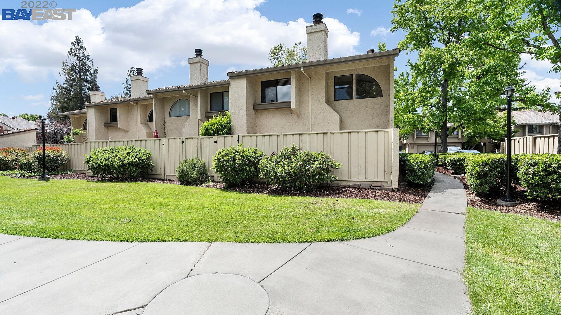 384 Garden Common