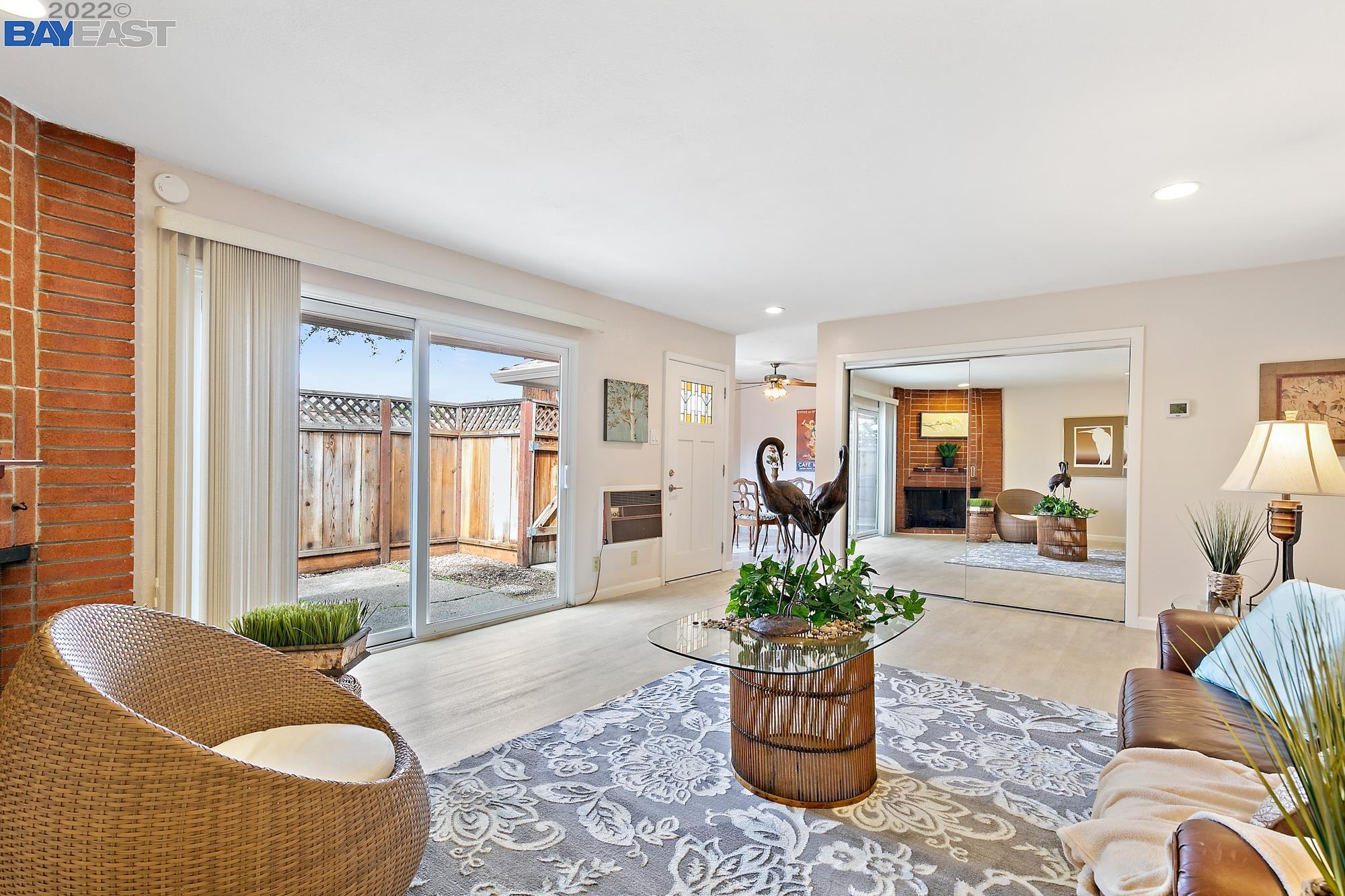 Detail Gallery Image 1 of 1 For 1671 Alvarado Ave #2,  Walnut Creek,  CA 94597 - 3 Beds | 2 Baths