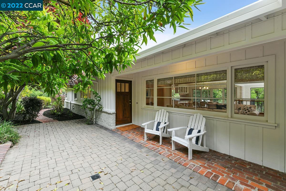 Detail Gallery Image 1 of 1 For 154 La Espiral, Orinda,  CA 94563 - 4 Beds | 3 Baths
