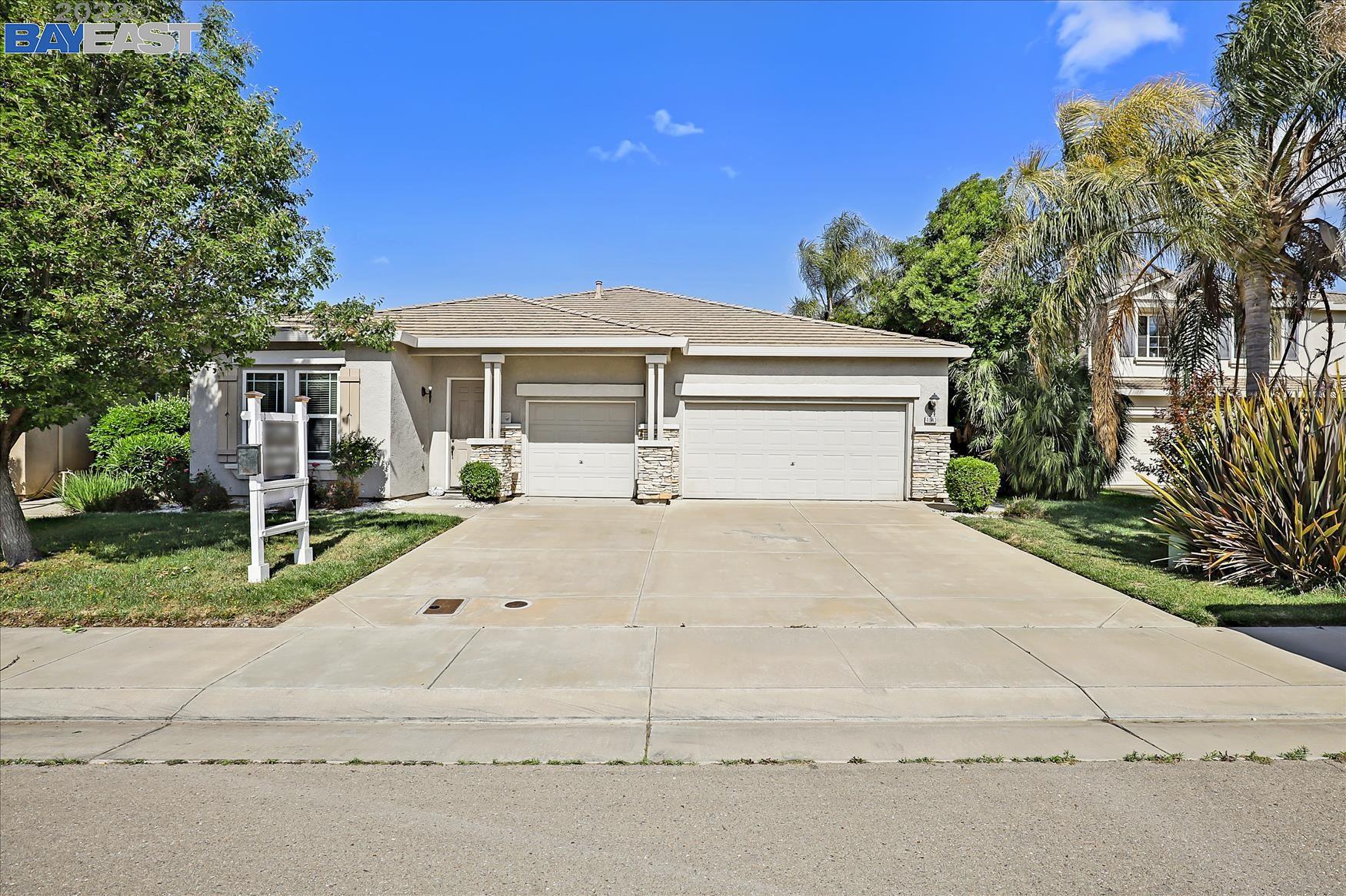 Detail Gallery Image 1 of 1 For 4043 Knollwood Ct, Stockton,  CA 95206 - 4 Beds | 2 Baths