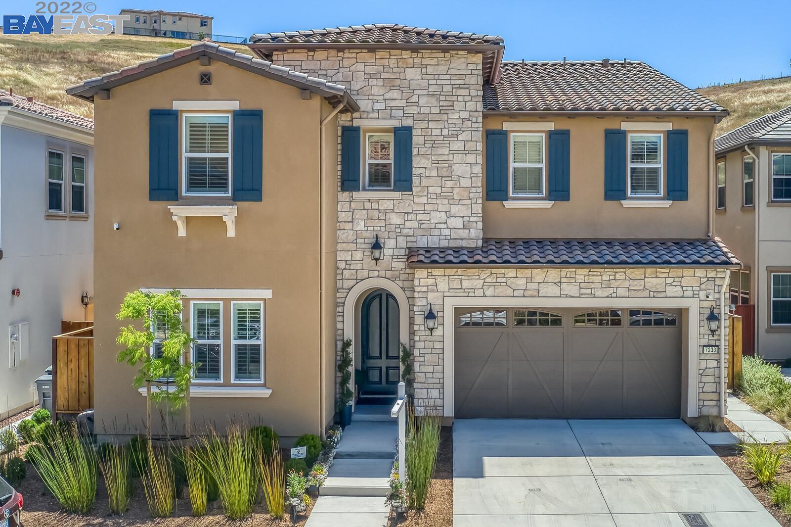 Detail Gallery Image 1 of 1 For 7233 Oak Ridge Ct, Dublin,  CA 94568 - 5 Beds | 5/1 Baths