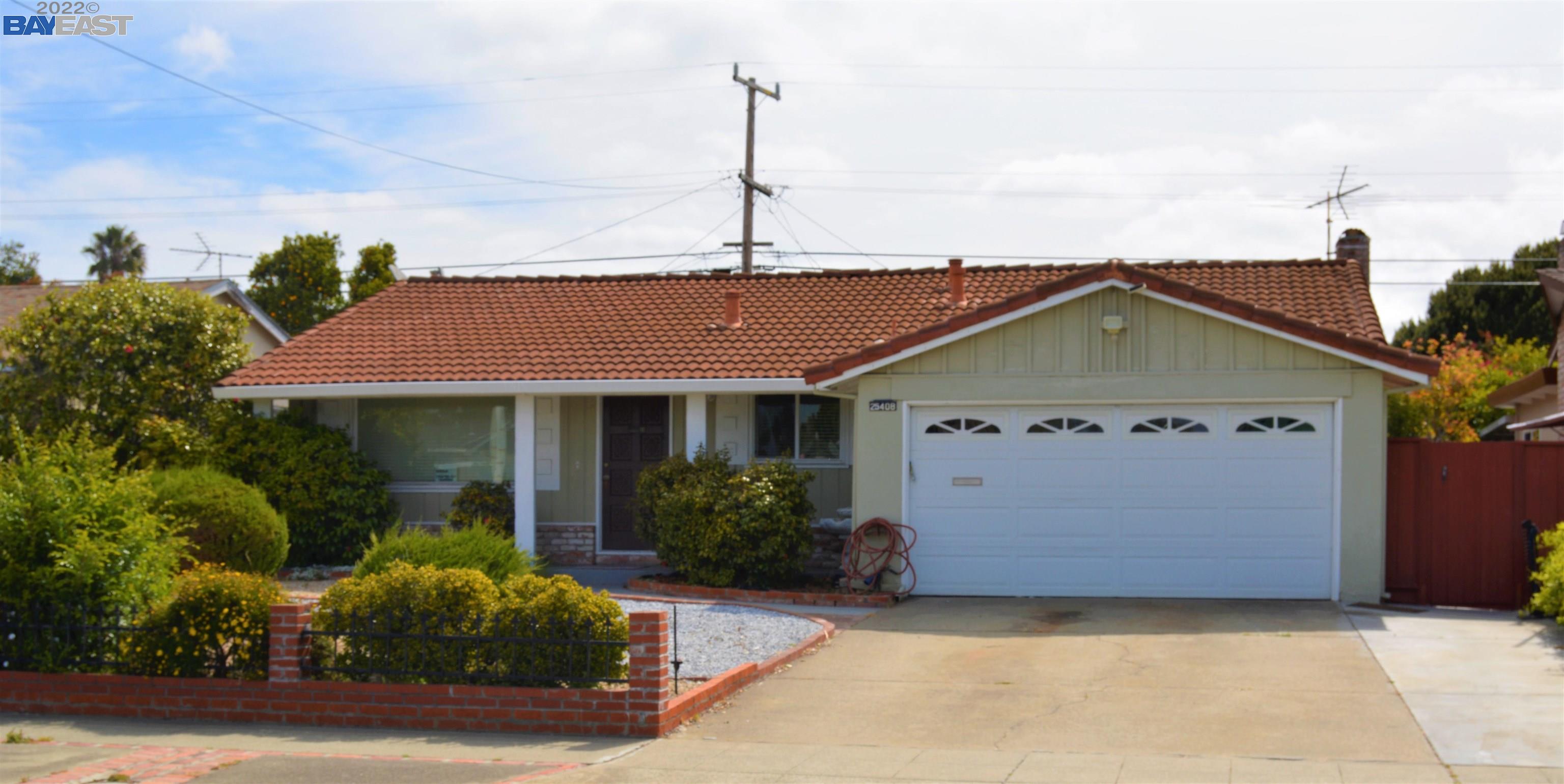Detail Gallery Image 1 of 1 For 25408 Calaroga Ave, Hayward,  CA 94545 - 3 Beds | 2 Baths