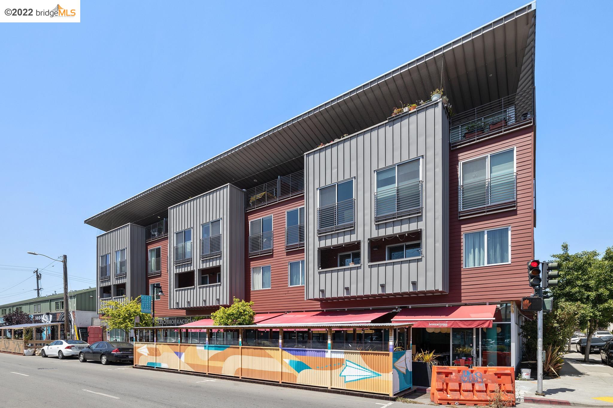 Detail Gallery Image 1 of 1 For 414 40th St #305,  Oakland,  CA 94609 - 2 Beds | 2 Baths