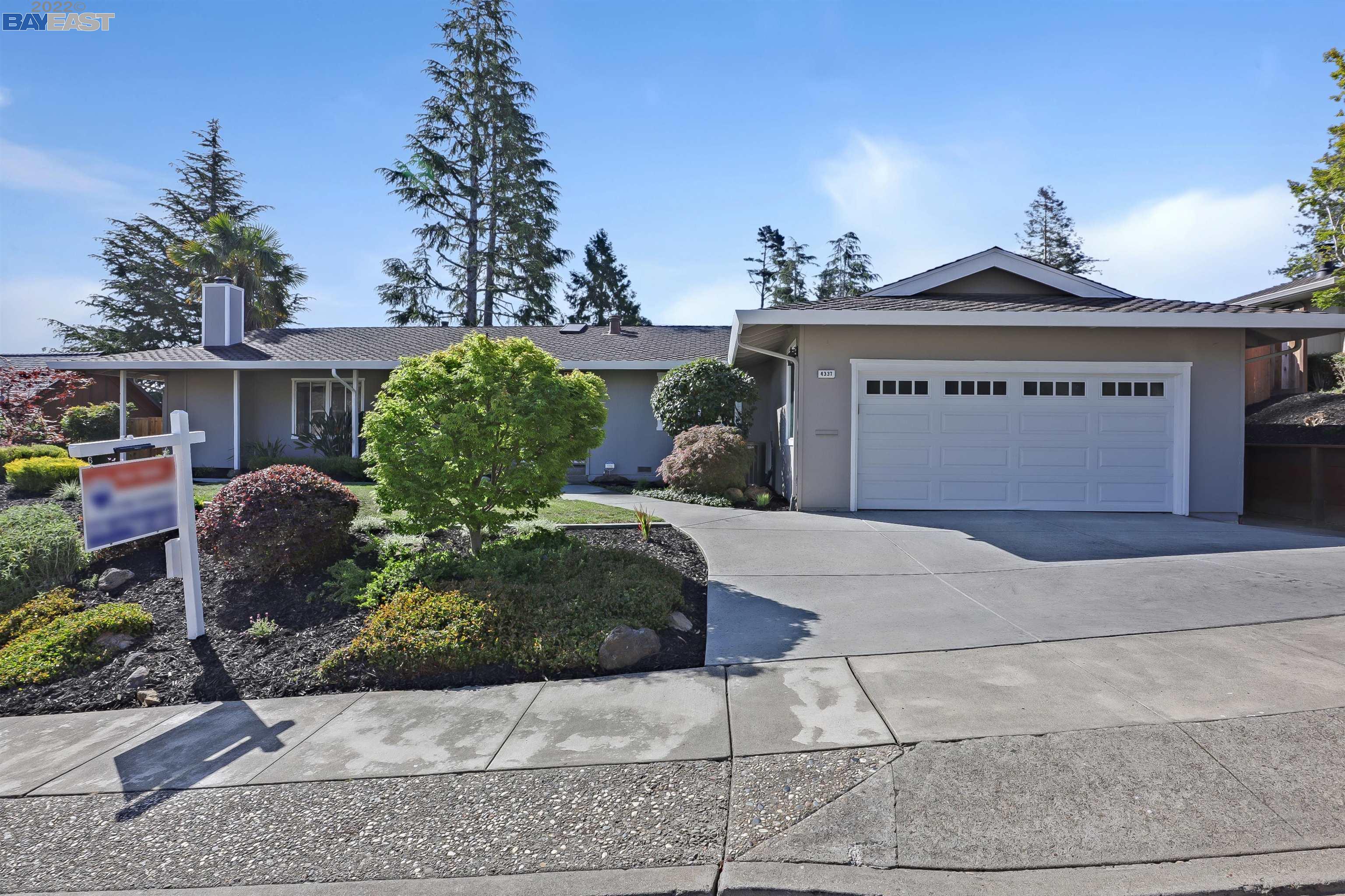 Detail Gallery Image 1 of 1 For 4337 Arcadian Dr, Castro Valley,  CA 94546 - 3 Beds | 2 Baths